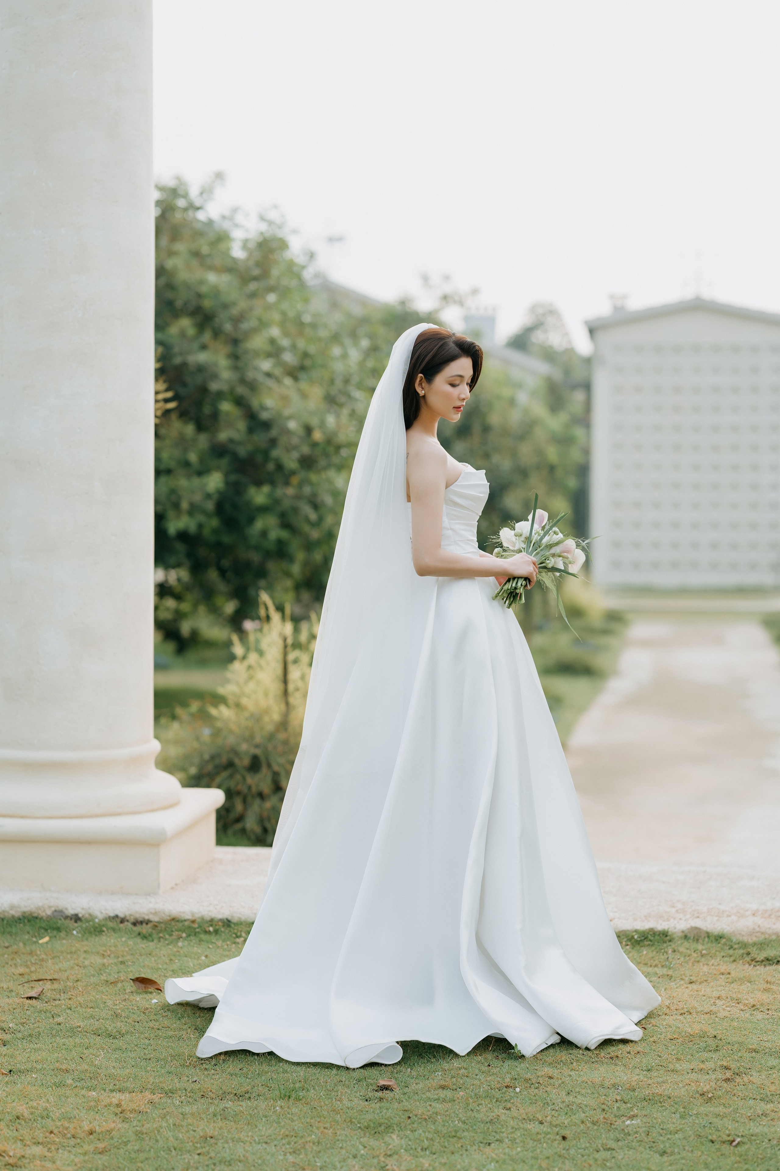 THU & NHU / An garden. Saigon Wedding Present | Art Beyond Moments