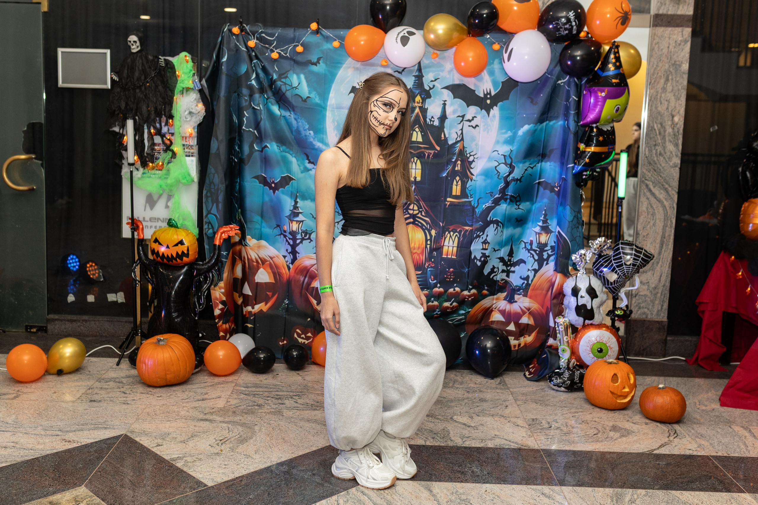 Leo dance studio Helloween 2025. Семейный и детский фотограф в Варшаве Мила Бобровская