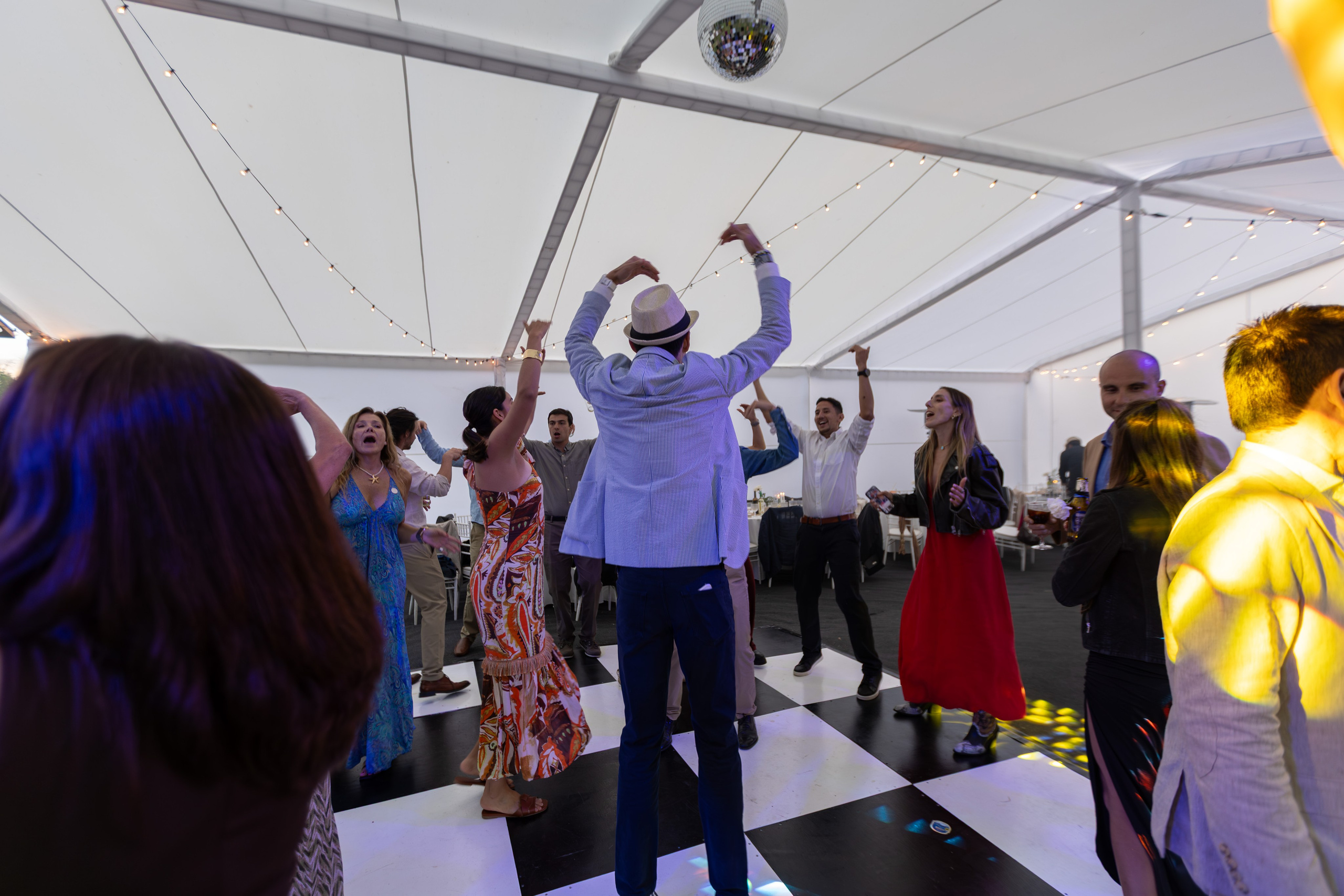 Javiera y Diego. Dinka & Emilio - El arte de preservar lo que no se repite