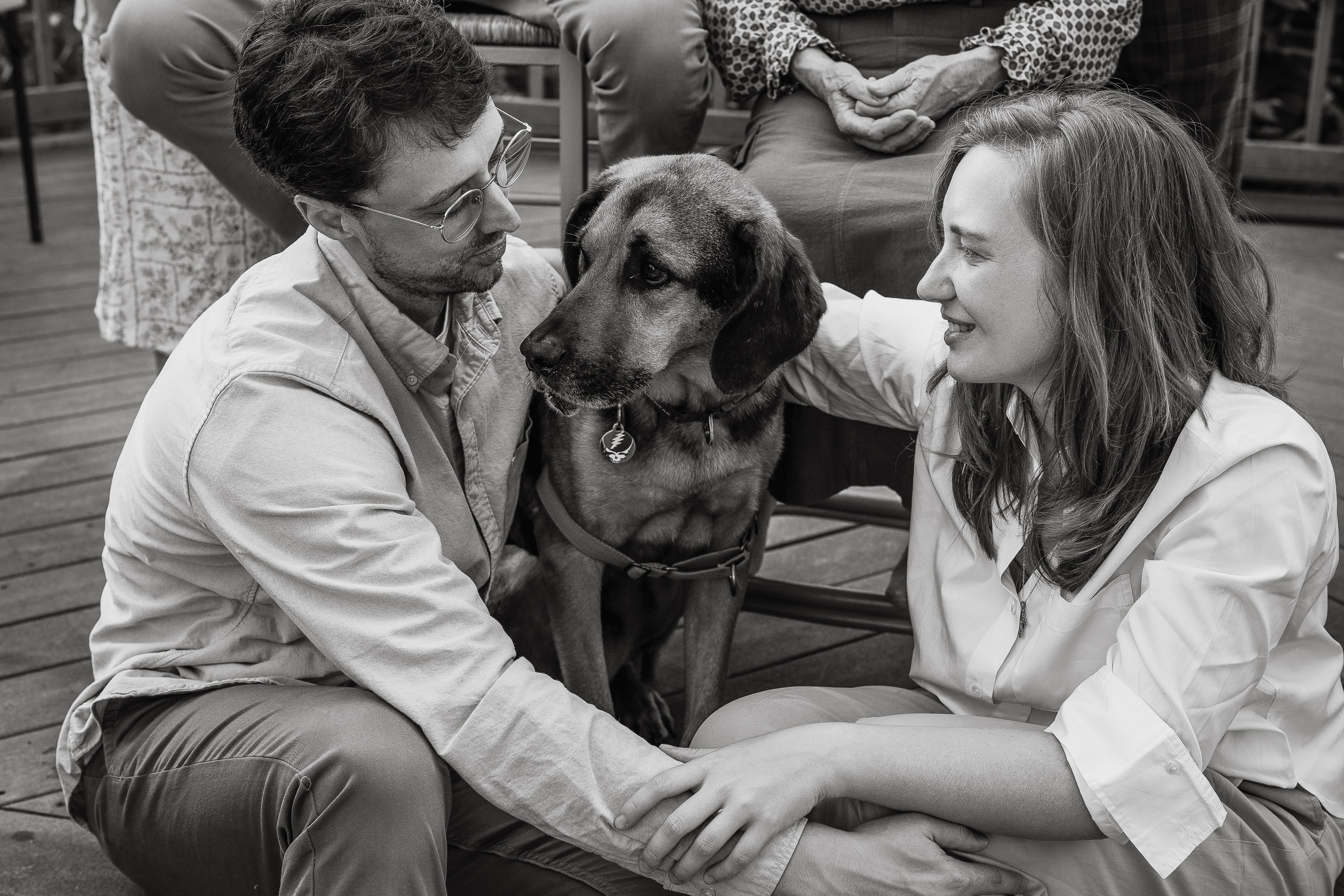 Big happy family. At home. Wedding and family photographer and videographer PA, NJ, NY, DE, MD