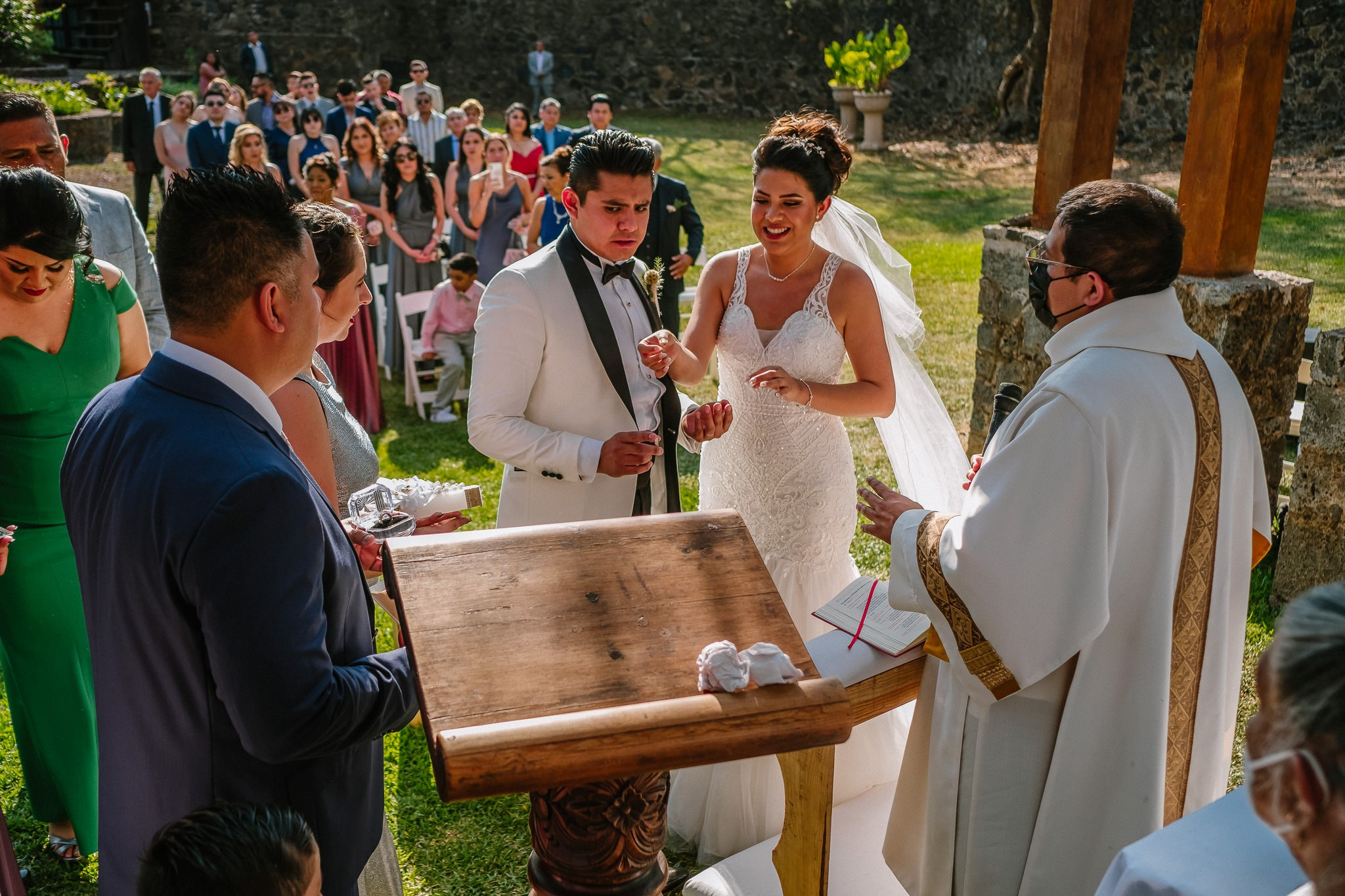 Yenisel & Raul / Tepoztlan. Wedding and family photographer in Mexico City