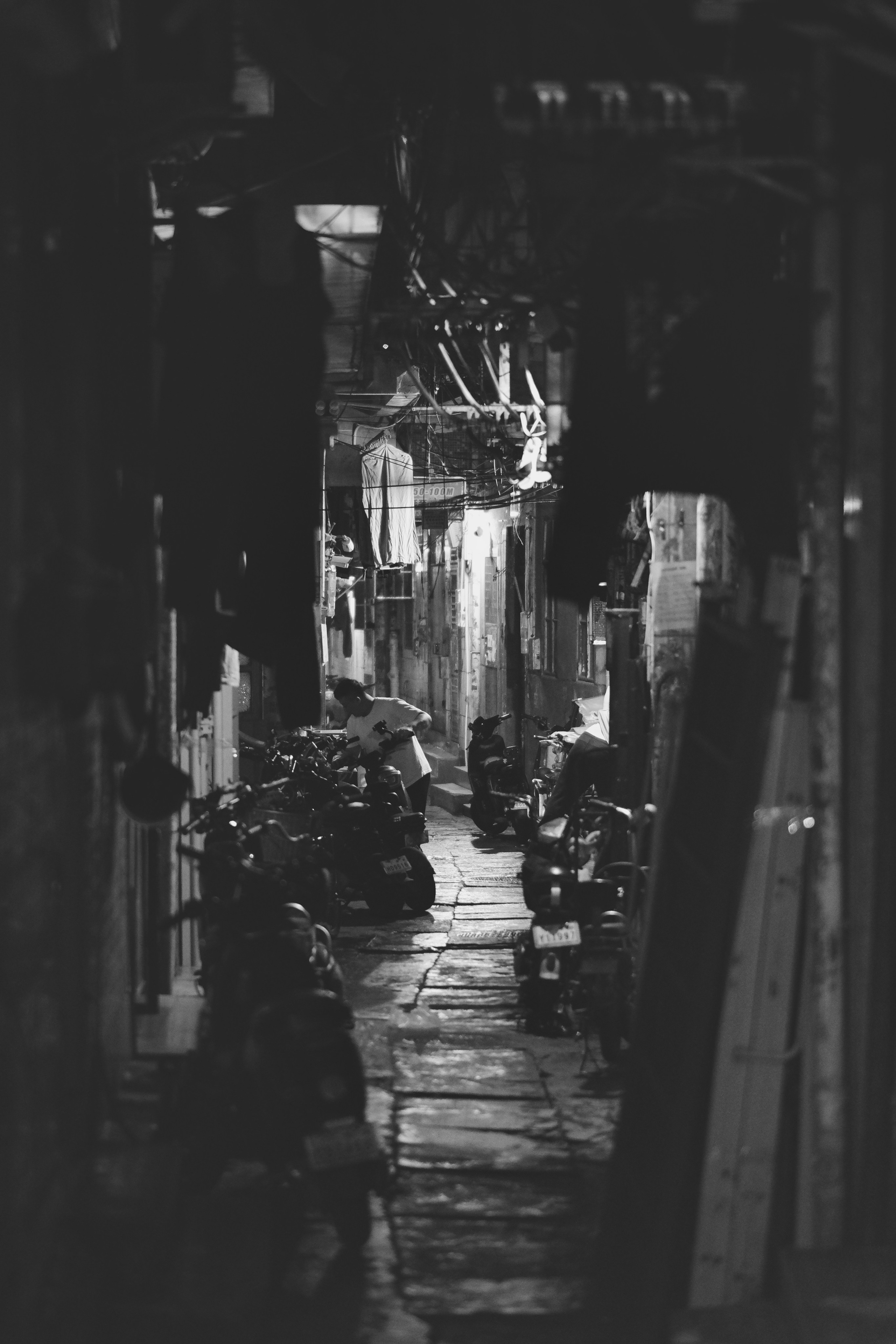 Candid Street Photography in Black & White | Guangzhou, China 🇨🇳 