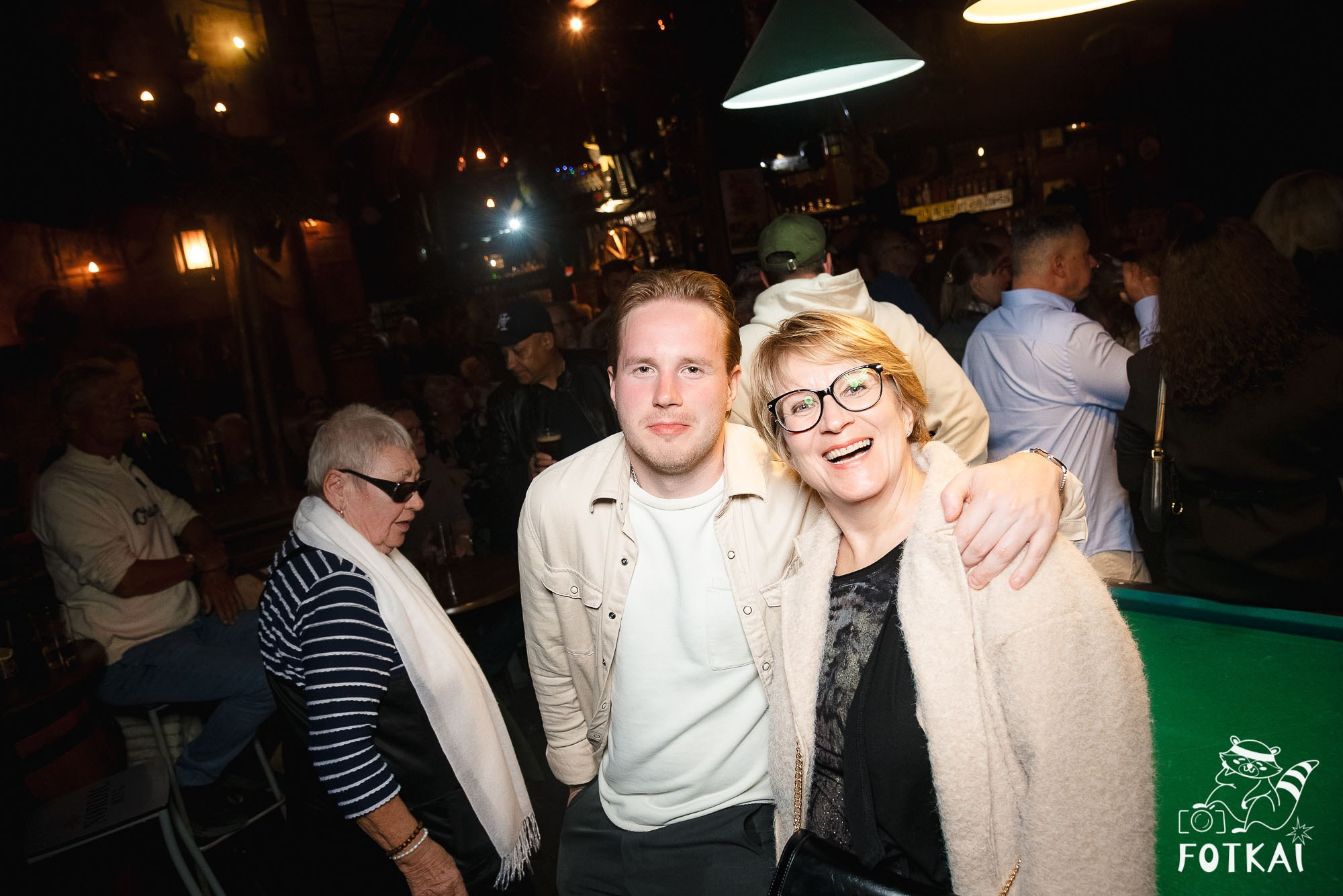 Amy Winehouse Tribute at El Paso Bar (March 28) — Live Concert Photo Report | FOTKAI