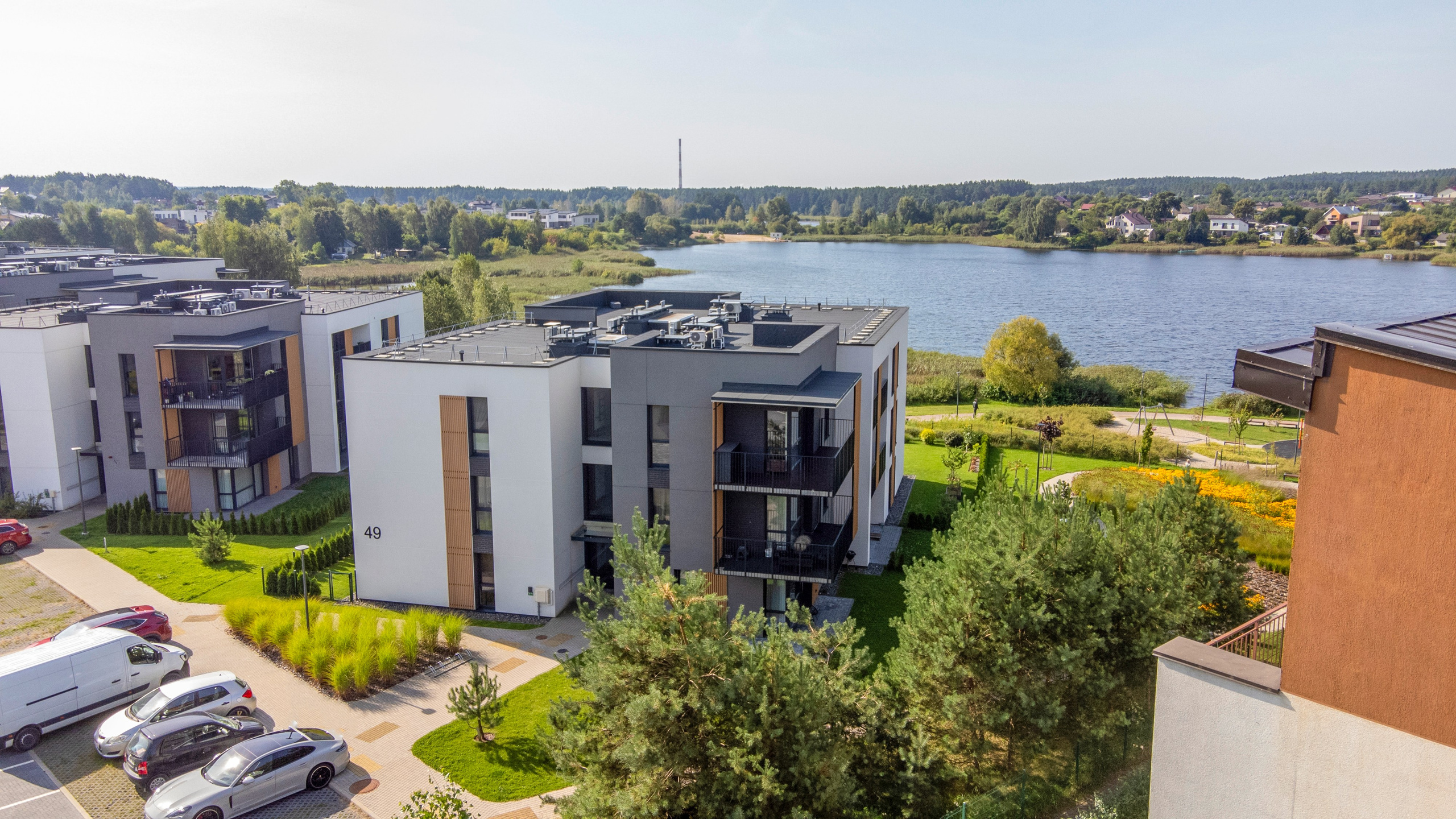 Gilužio g. 49, 2k. butas prie ežero. Elina Sapiega fotografė Vilniuje