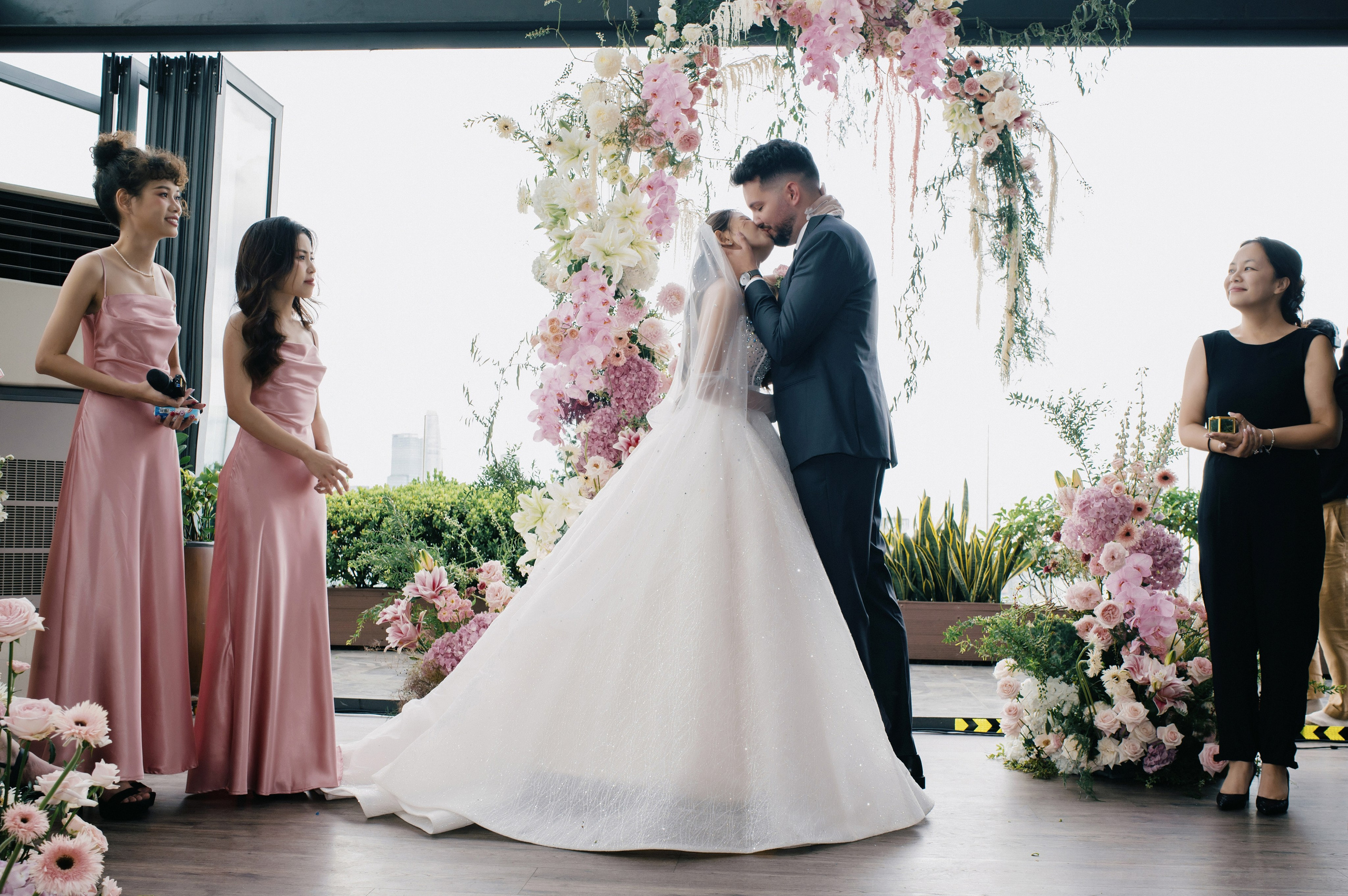 D & K / Wedding Journalism. Nhiếp ảnh gia đám cưới hàng đầu tại Thành Phố Hồ Chí Minh