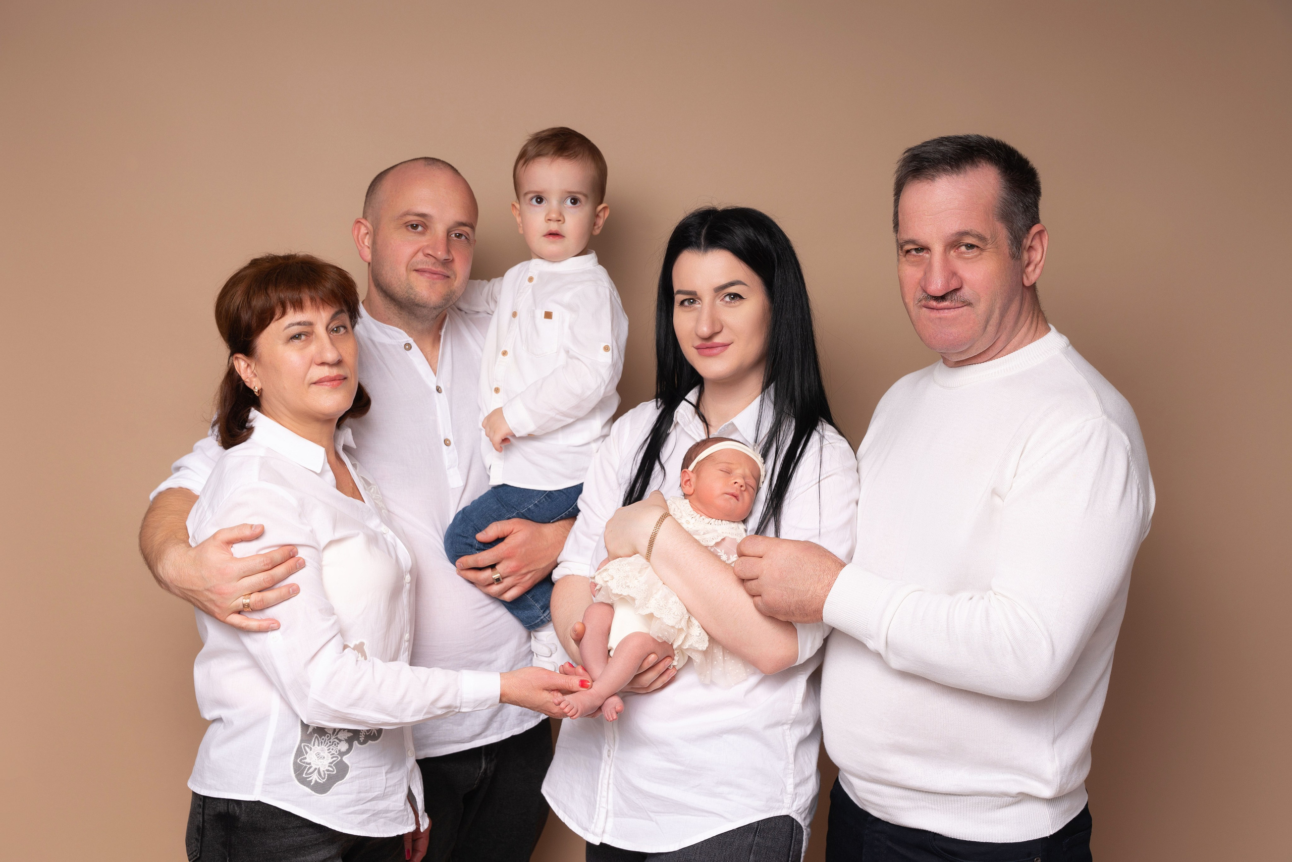 Familieshooting. Neugeborenenfotografin und Retoucher in Augsburg Nastassia Schneider