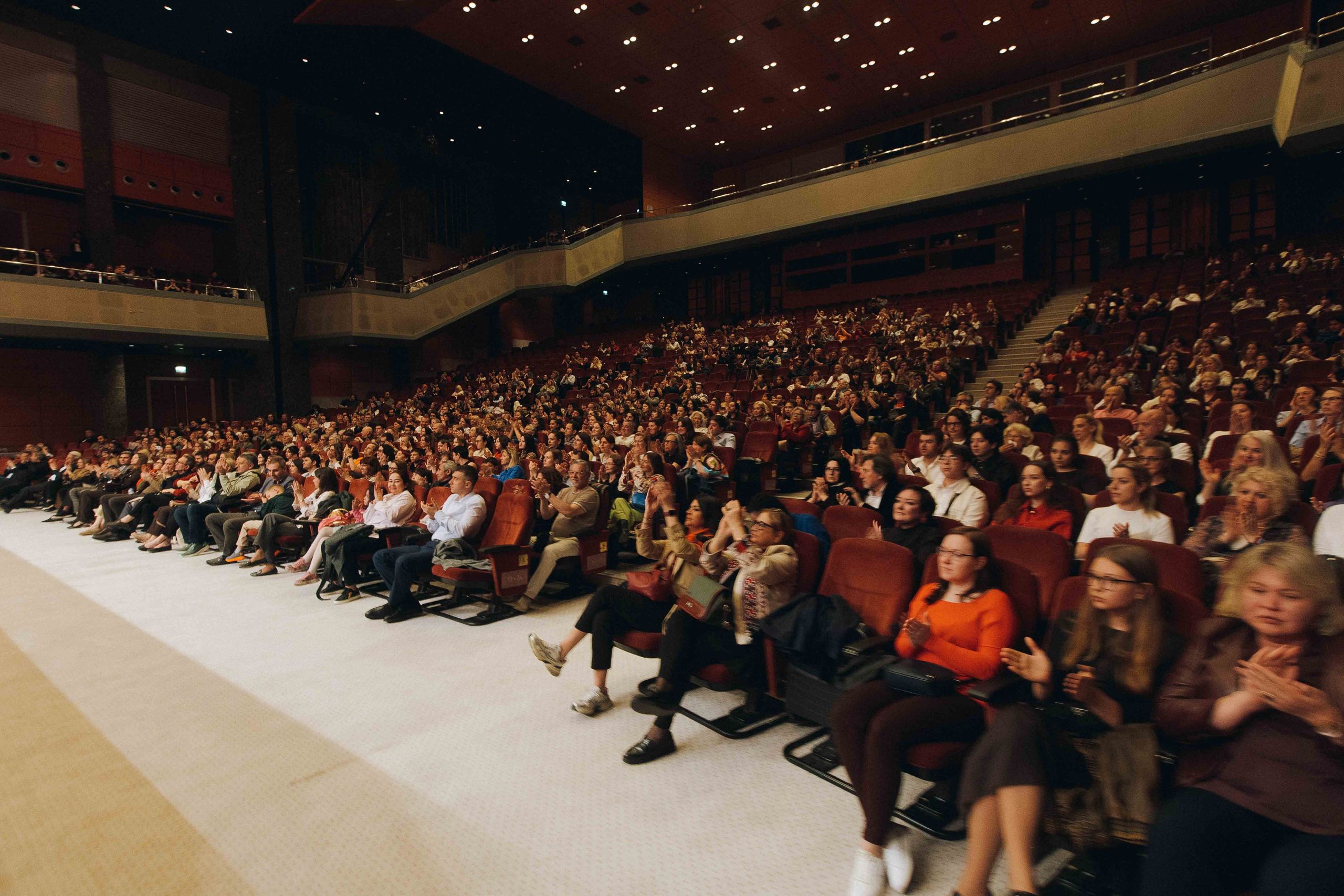 The Tchaikovsky Academic Grand Symphony Orchestra in Istanbul. Wedding&Event photographer Ismail Rzayev in Baku