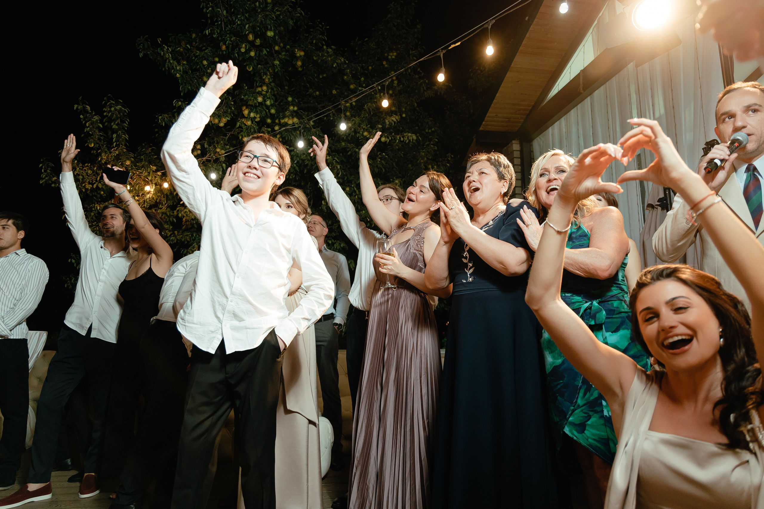 Thomas & Suyumbika. Главная