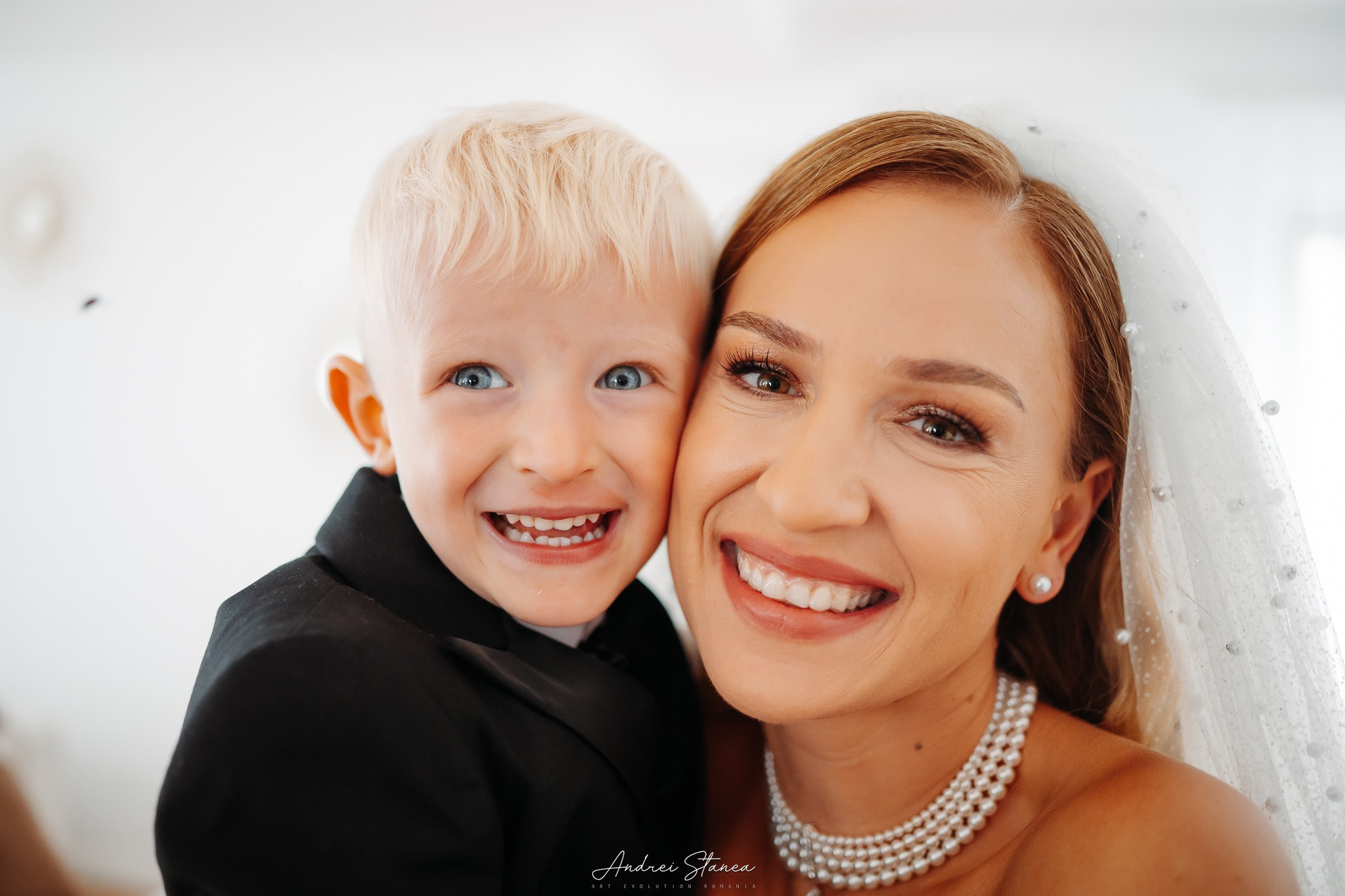 Vio & Adi. Andrei Stanea