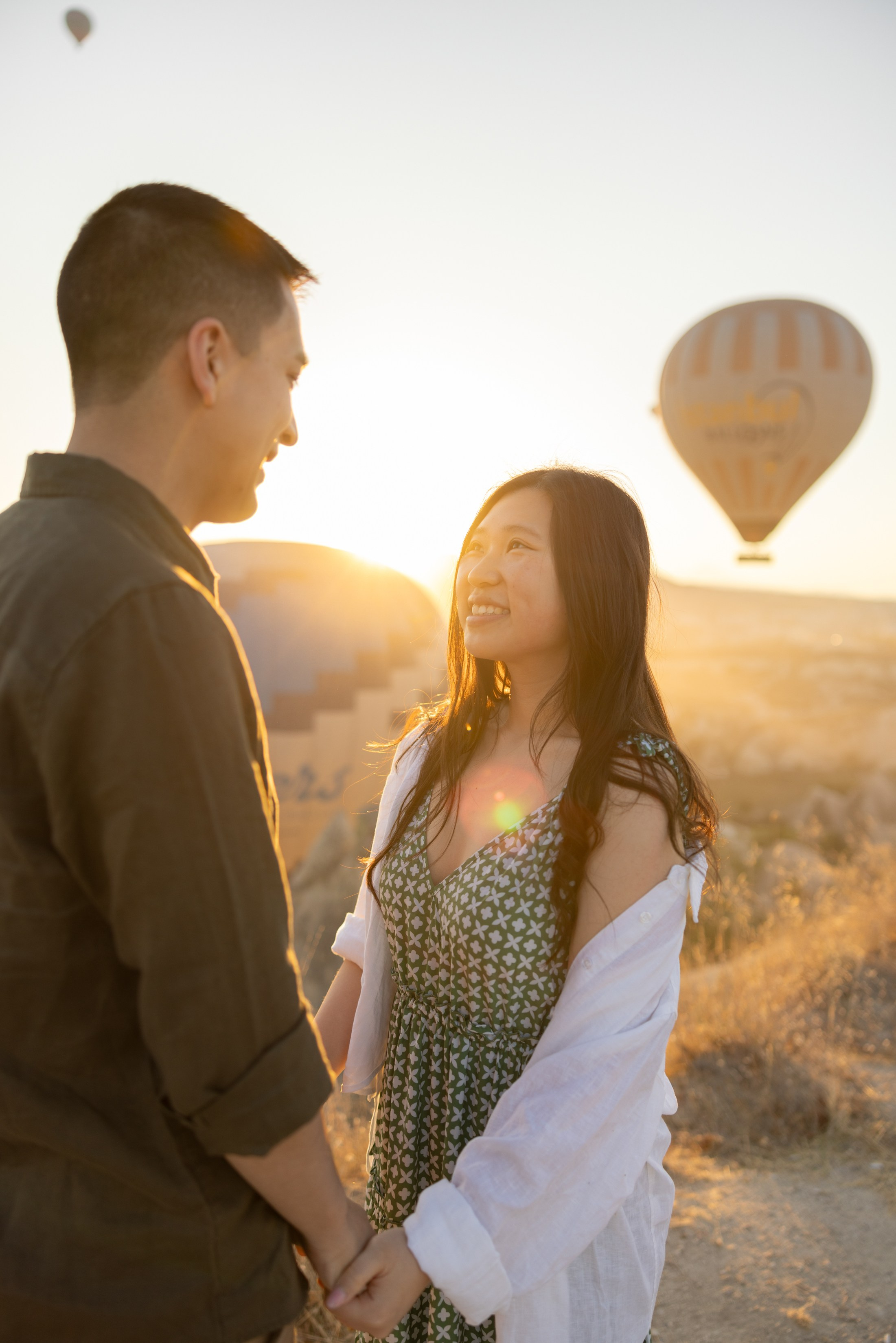 Romantic Love Story Photoshoot with Hot Air Balloons in Cappadocia. Julia Ganch I Fashion Wedding Photography I Cappadocia Turkey