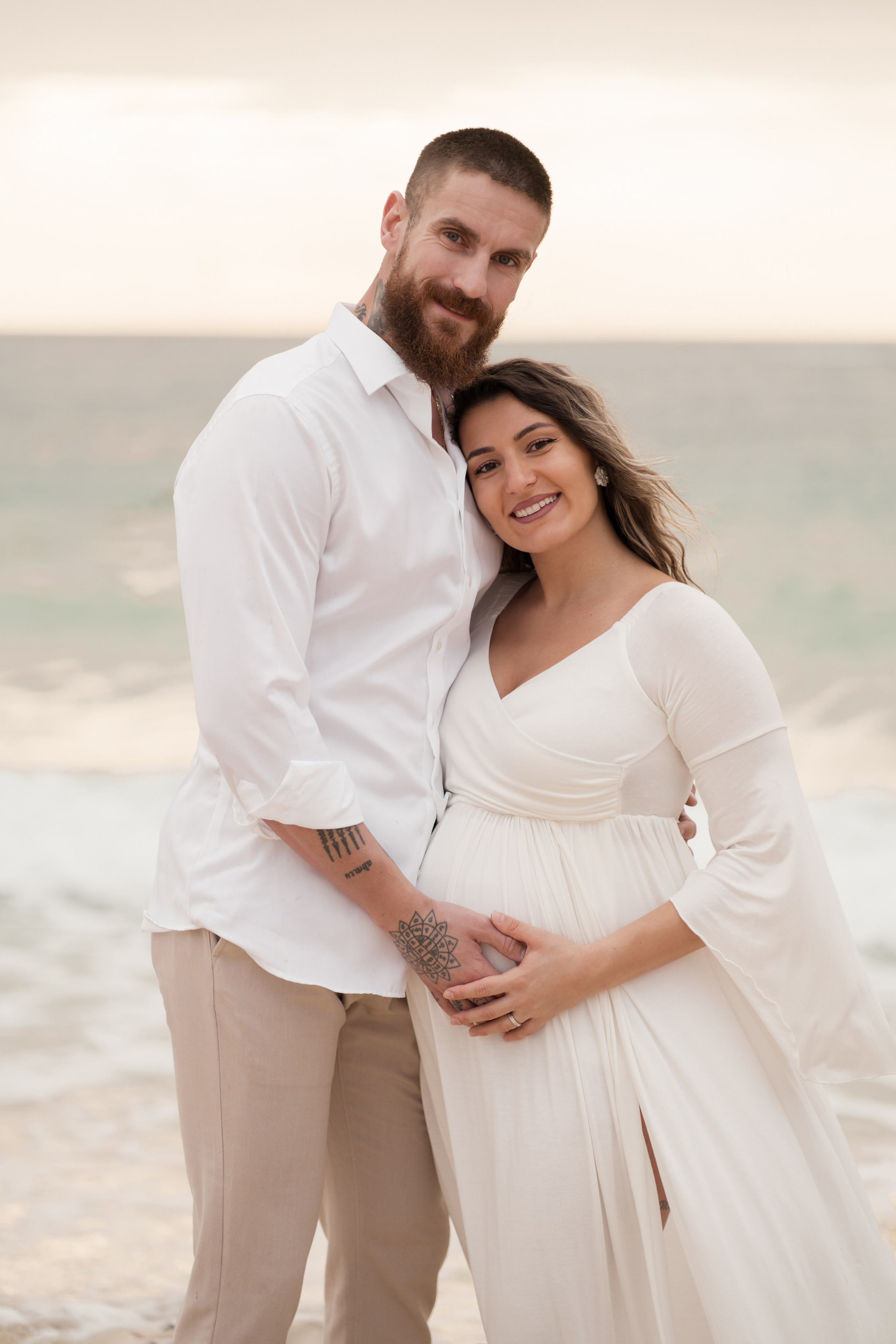 Wind, sand and new beginnings. Angela Iakovleva — Family Photographer in Dubai
