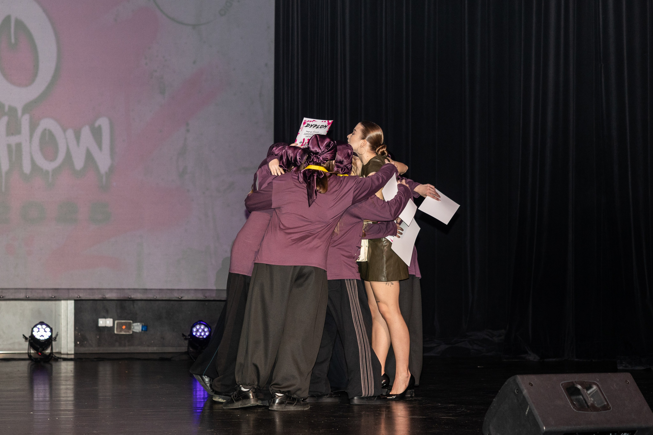 LEO DANCE SHOW WINTER 2025. Семейный и детский фотограф в Варшаве Мила Бобровская