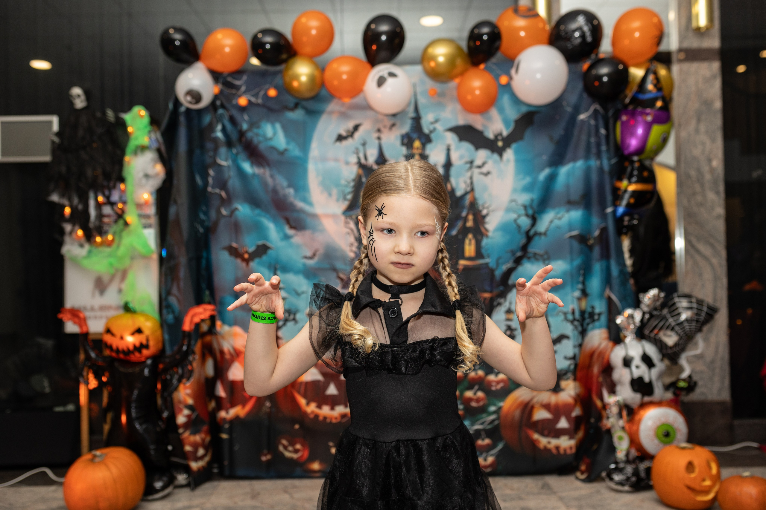 Leo dance studio Helloween 2025. Семейный и детский фотограф в Варшаве Мила Бобровская