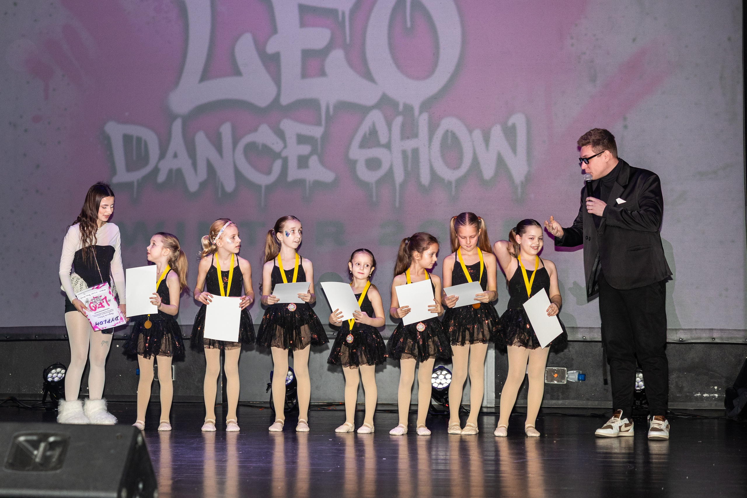 LEO DANCE SHOW WINTER 2025. Семейный и детский фотограф в Варшаве Мила Бобровская