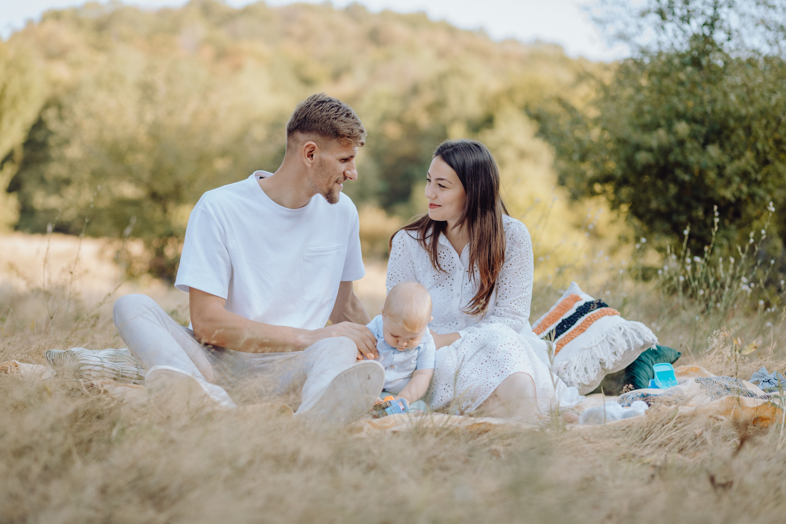 Beni & Adina. Wedding & couple photographer from Romania Rut Vetan
