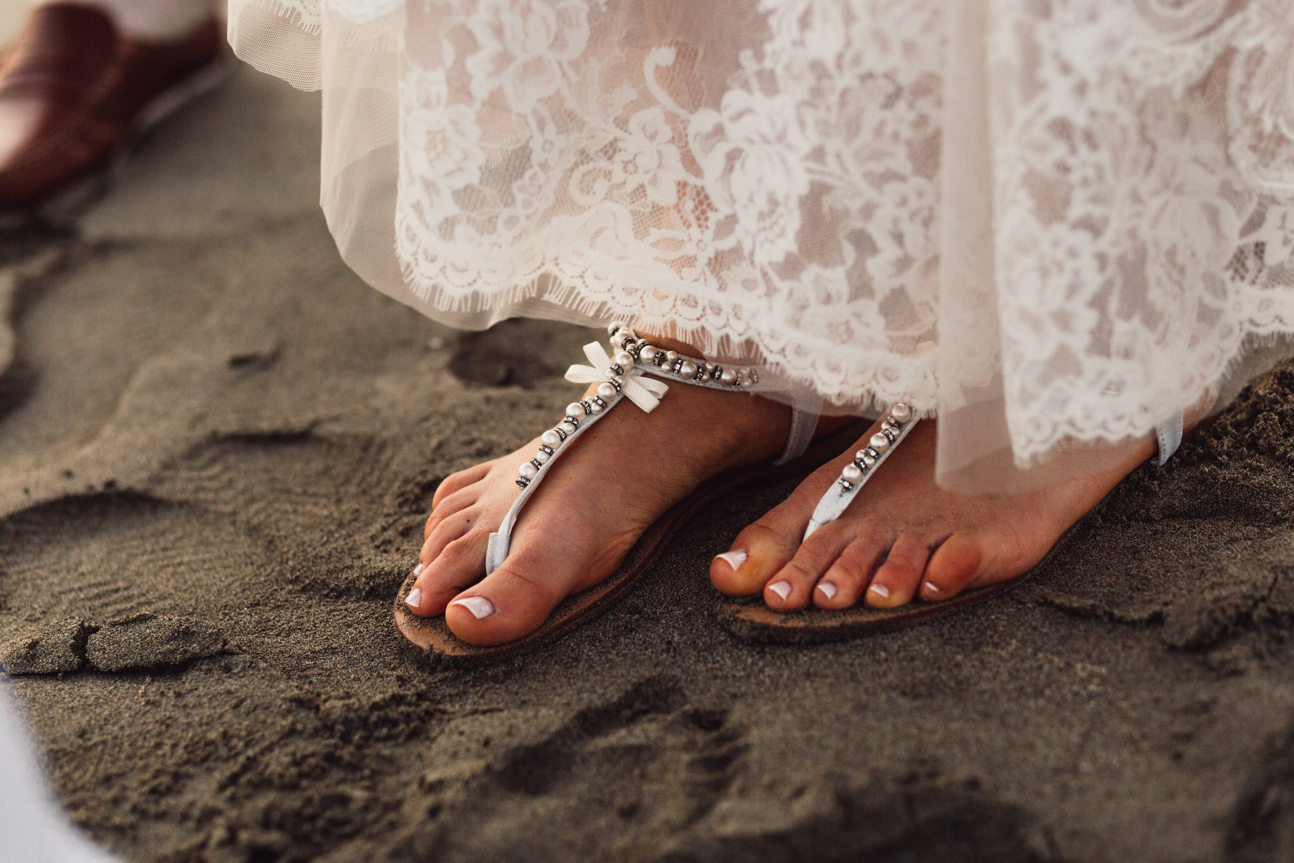 Aaron & Beata, Crete. Denny Savon — Photographer in Santorini | Weddings, Love Stories & Flying Dress