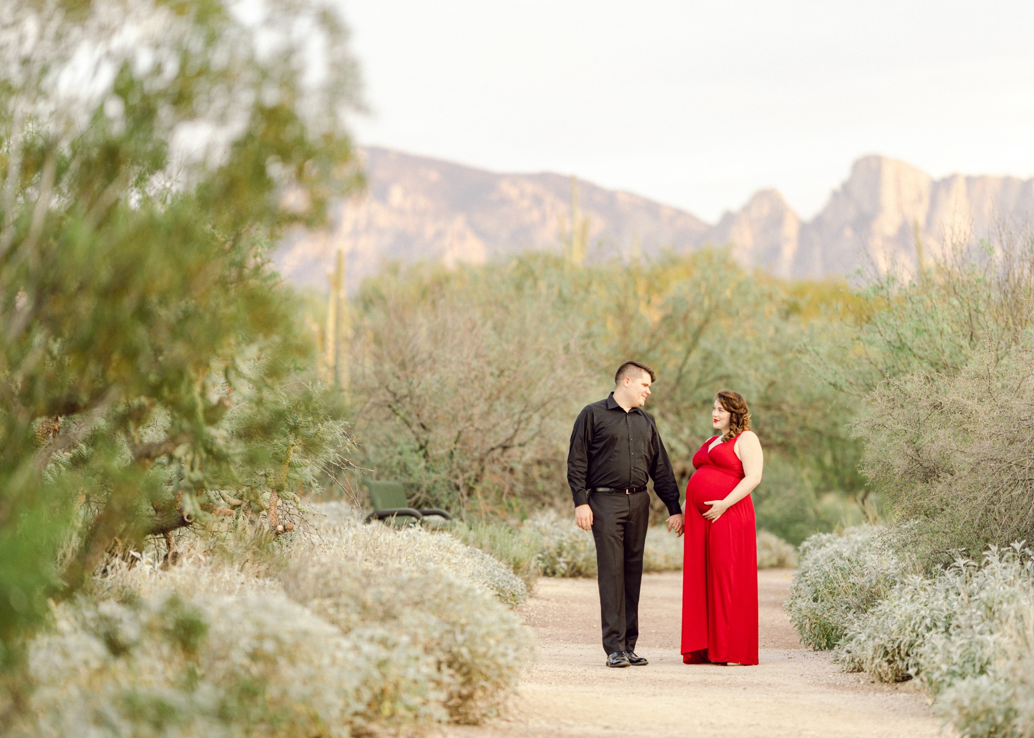 Maternity photosession in Honey Bee Canyon park. Anastasia Post: Wedding and Editorial Photography