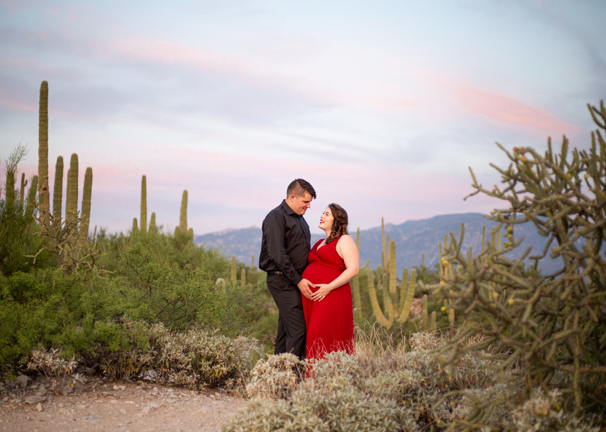 Maternity photosession in Honey Bee Canyon park. Anastasia Post: Wedding and Editorial Photography