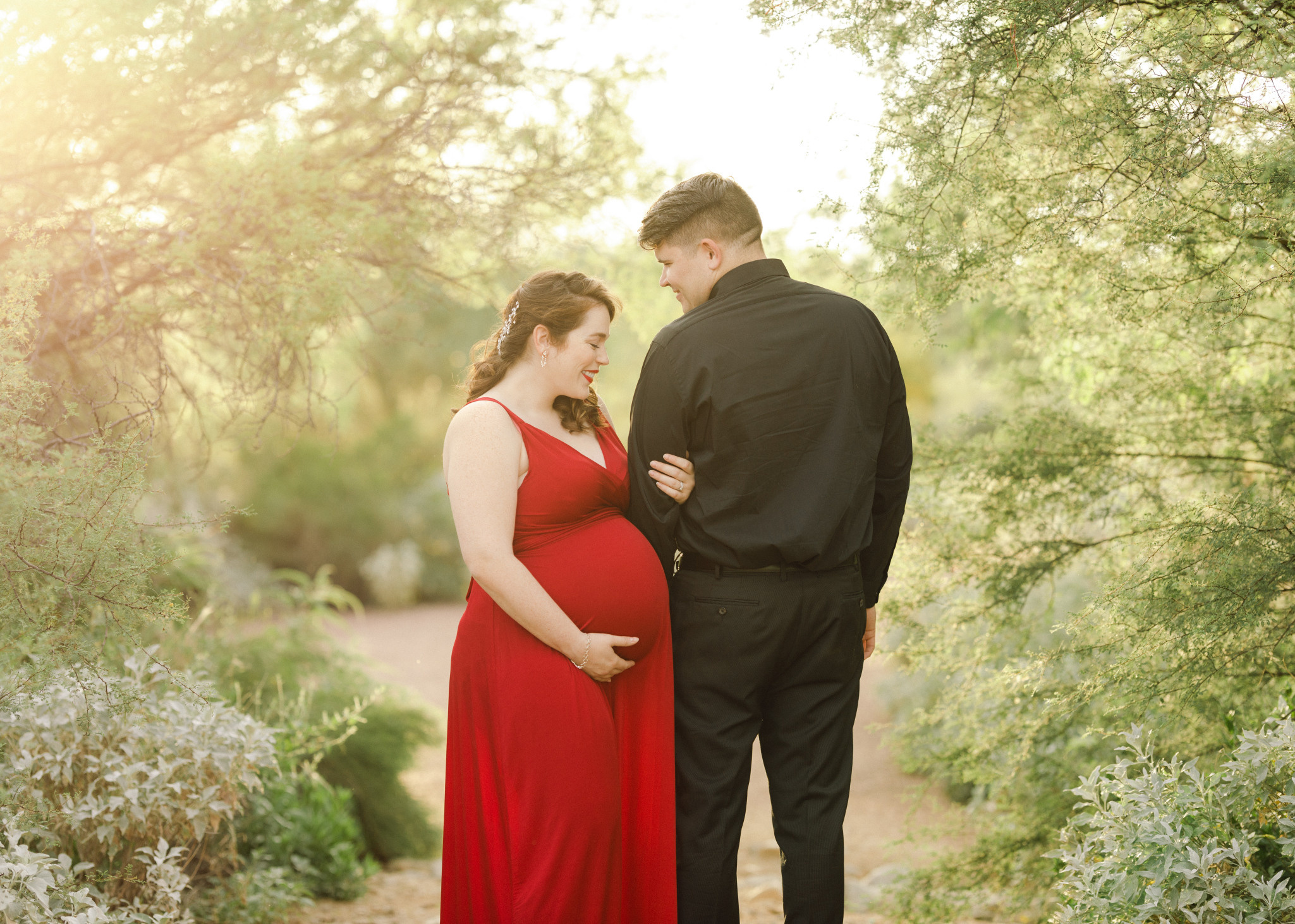 Maternity photosession in Honey Bee Canyon park. Anastasia Post: Wedding and Editorial Photography