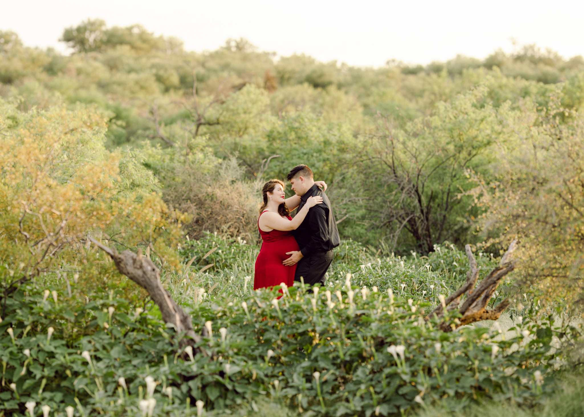 Maternity photosession in Honey Bee Canyon park. Anastasia Post: Wedding and Editorial Photography