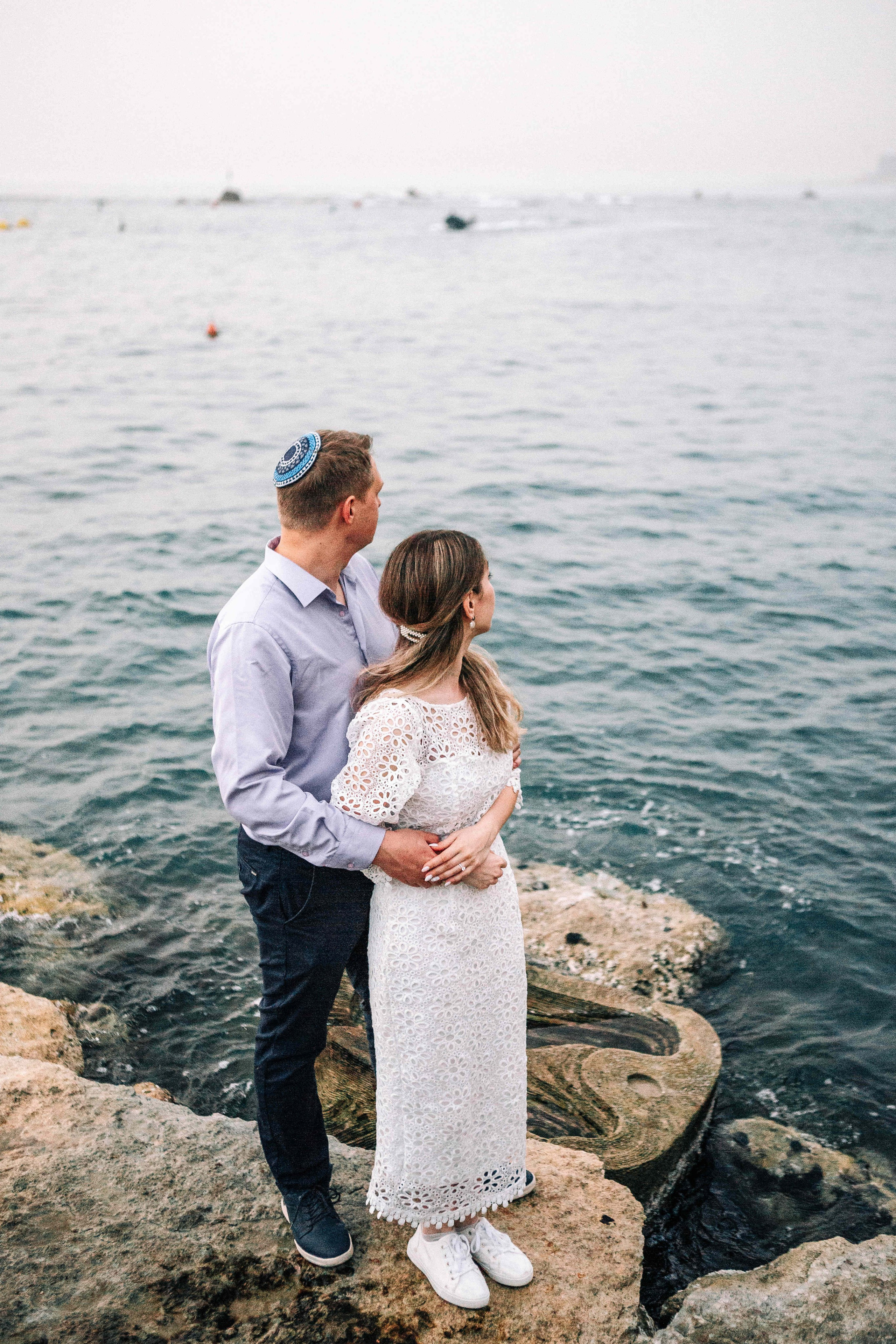 LOVERS IN JAFFO. PHOTOGRAPHER IN ISRAEL