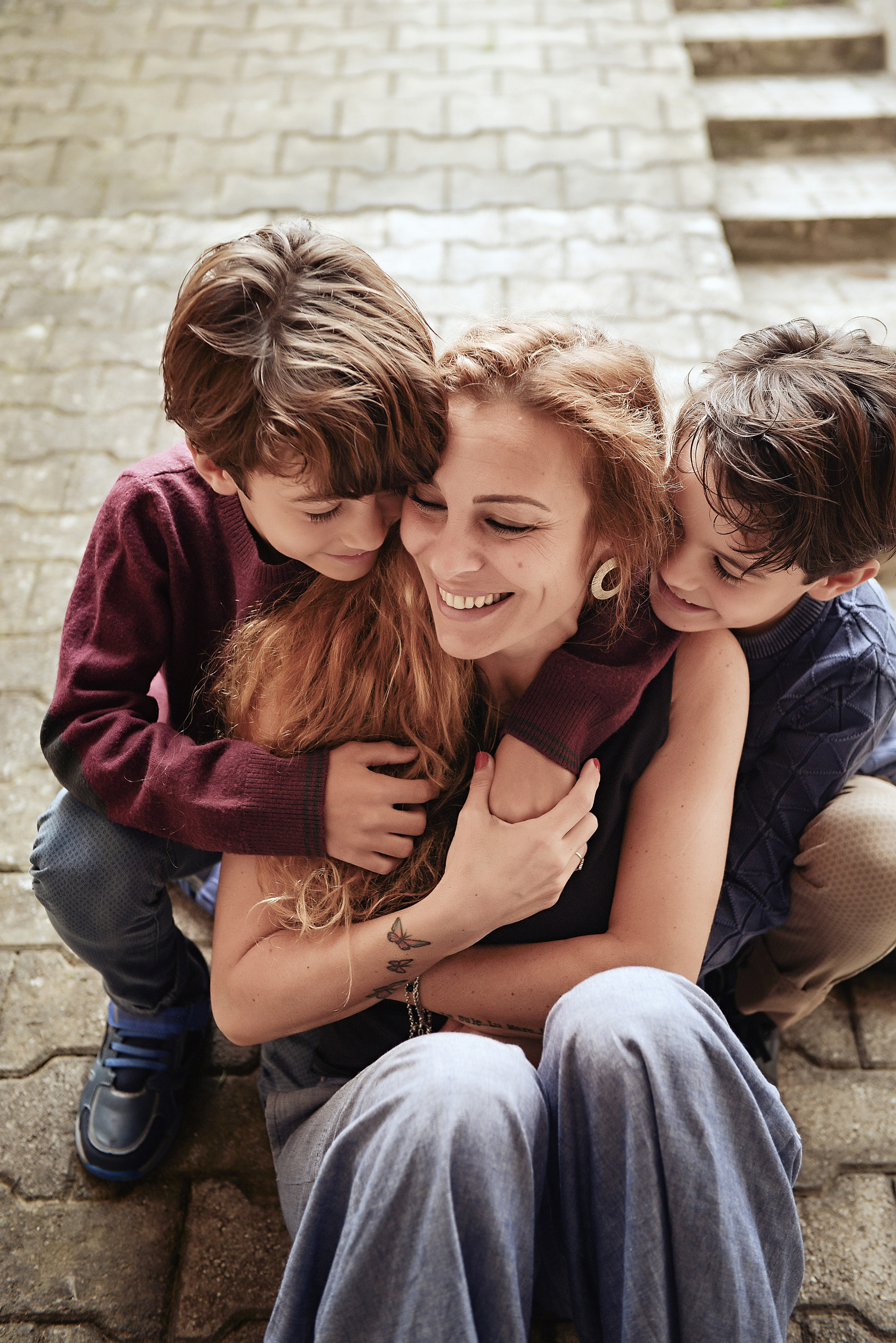 ROSSELA CON I FIGLI A CASA SUA