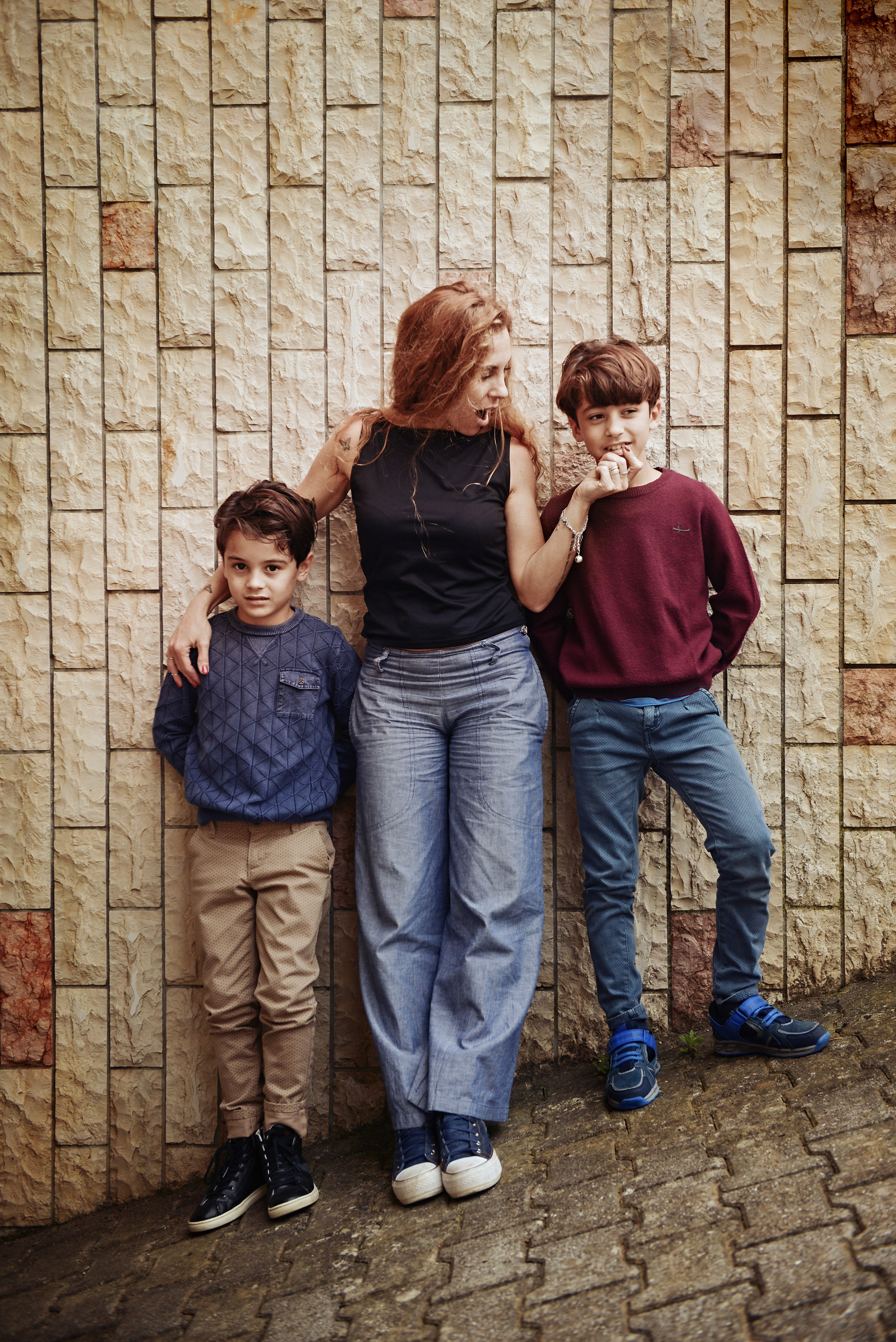 ROSSELA CON I FIGLI A CASA SUA