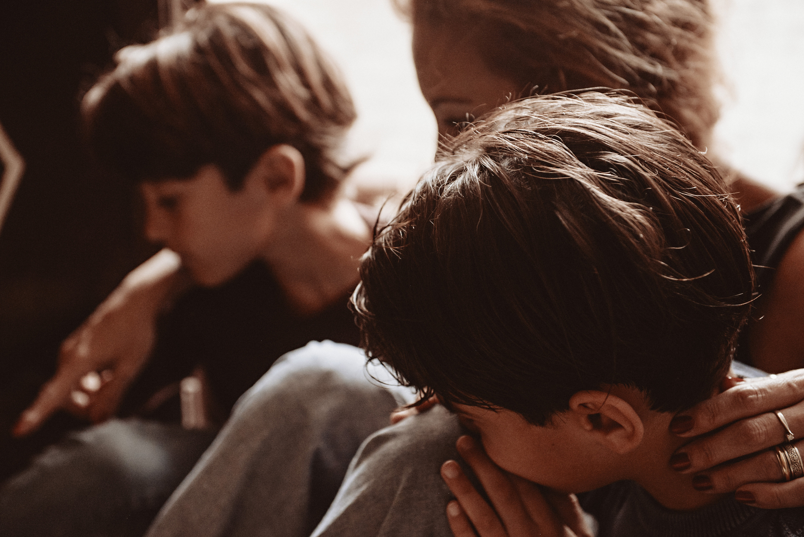 ROSSELA CON I FIGLI A CASA SUA