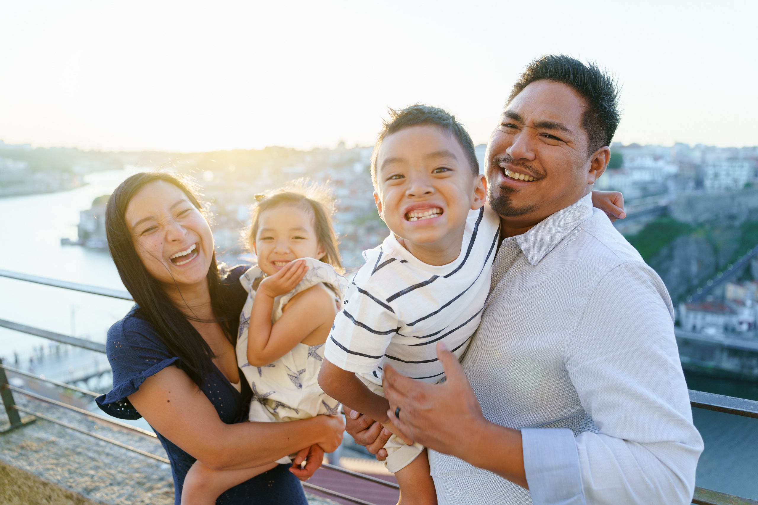 Family photo shoot in Porto. Photographer in Portugal Polina Gotovaya