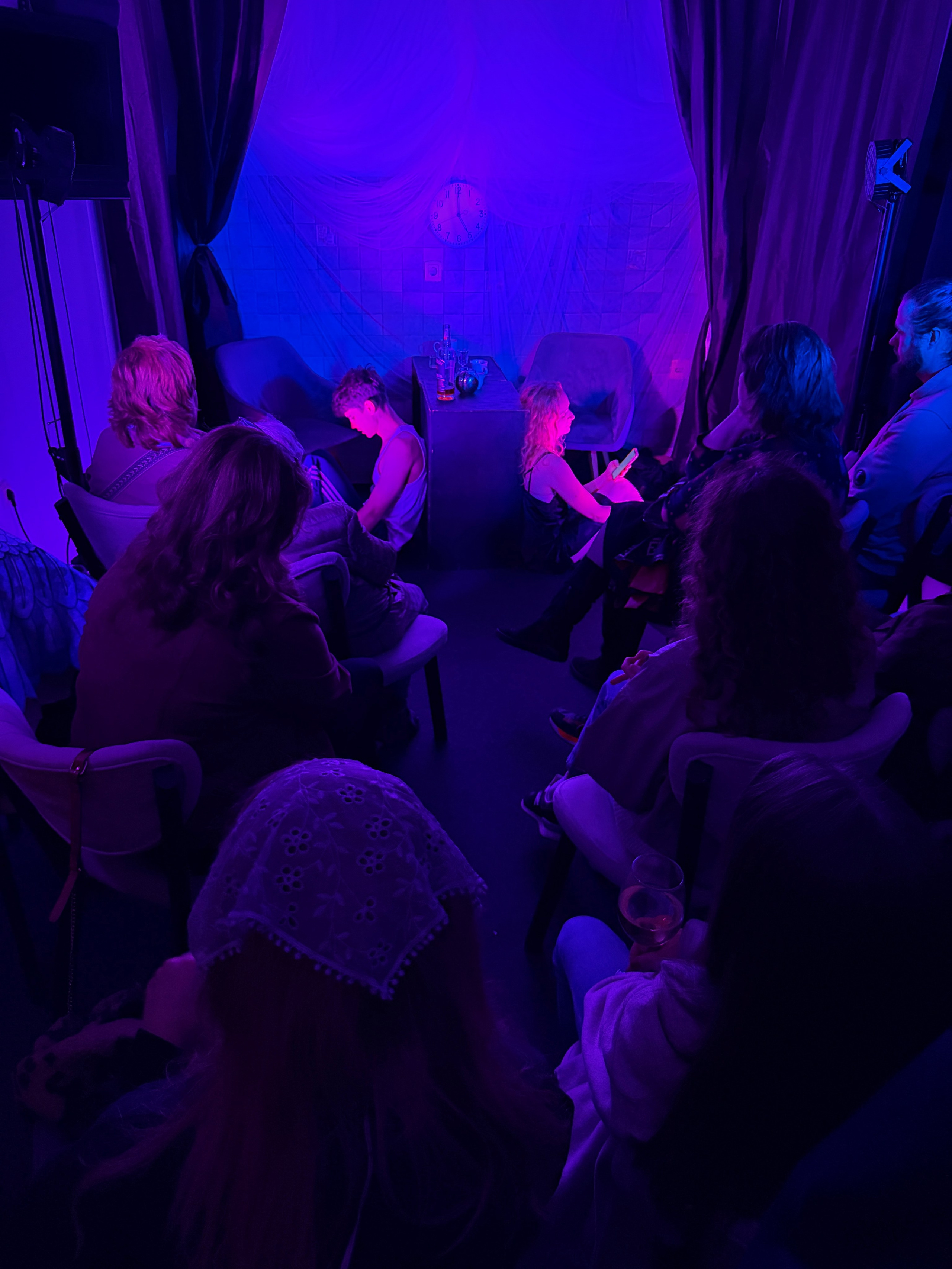 Фоторепортаж вистави у Будві. Портретний фотограф Альона Новгородцева