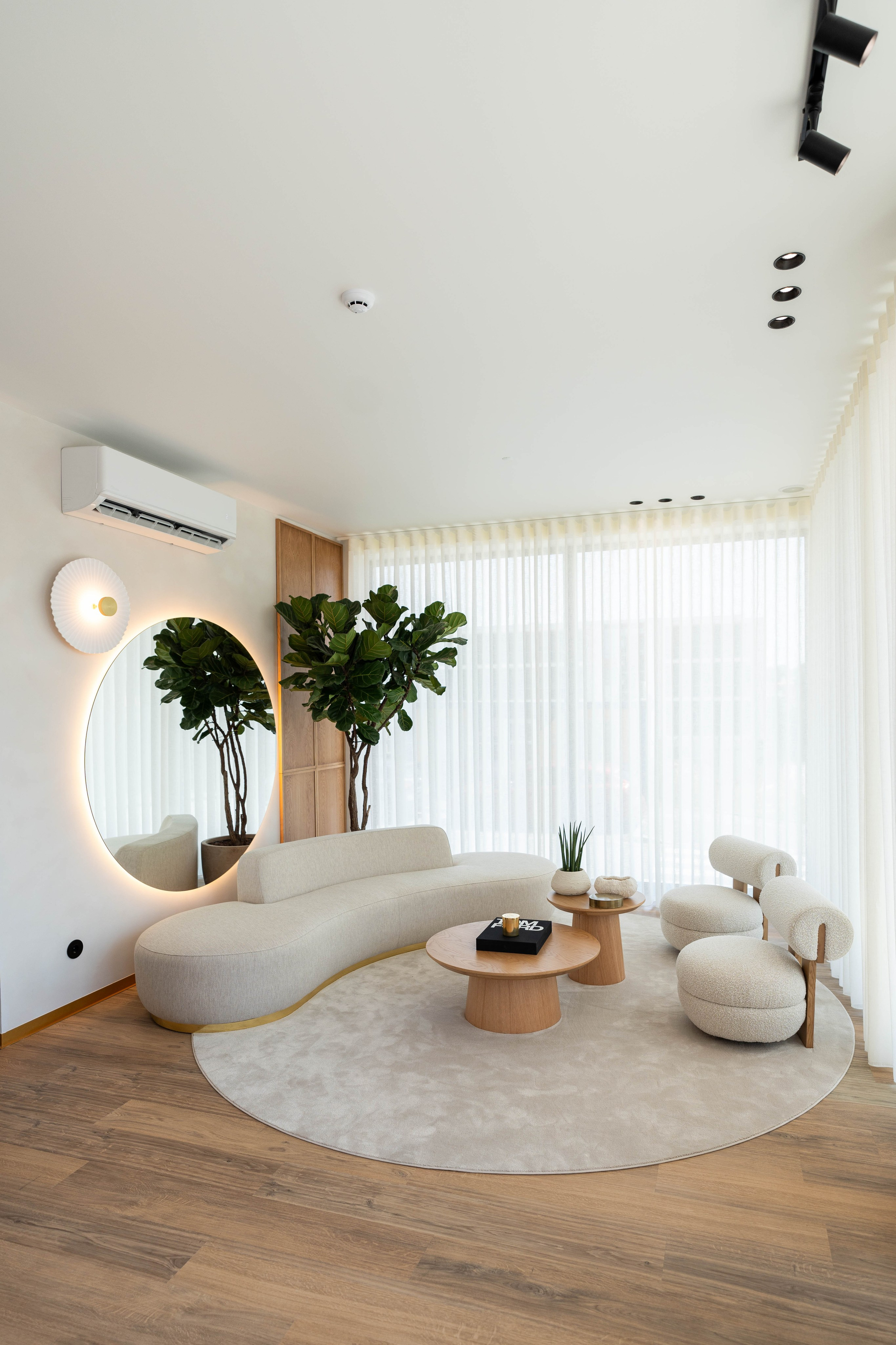 Minimal Medical Concept. Portrait and fashion Photographer in Braga, Portugal