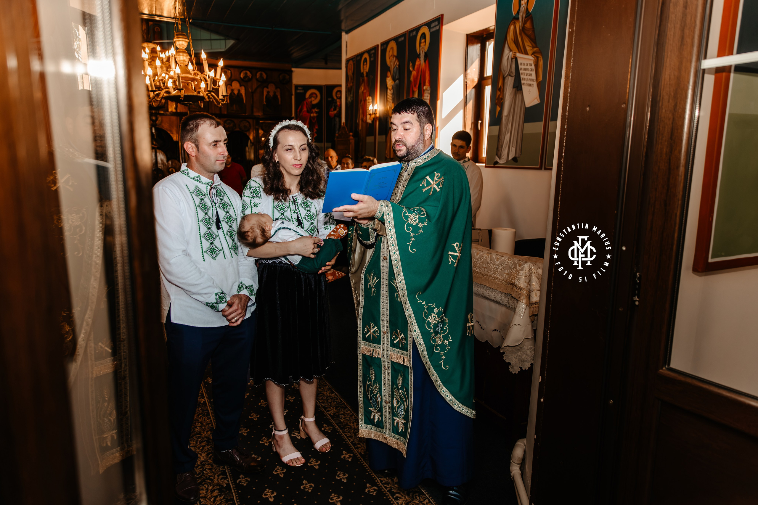 BAPTISM PHOTOGRAPHY. DESPRE NOI