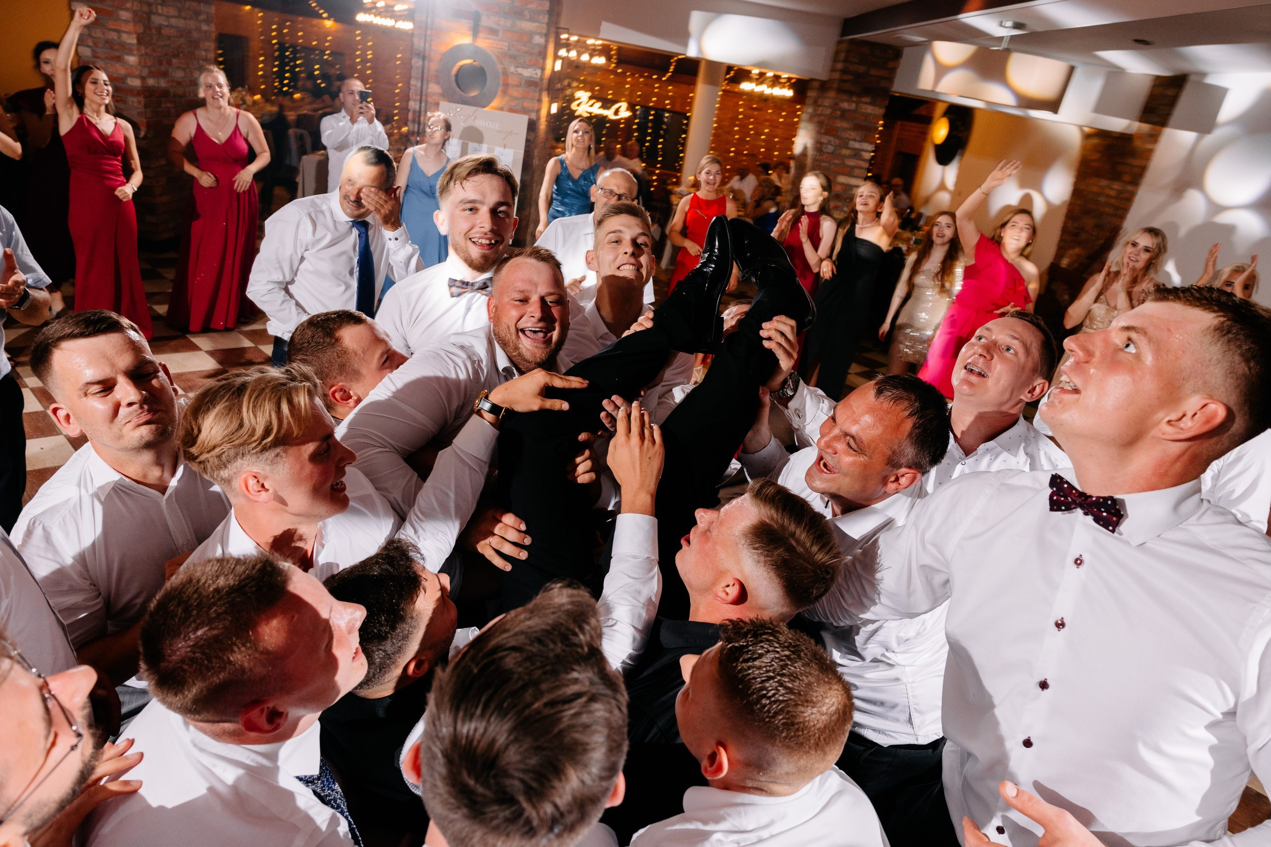 Klaudia ♡ Adrian. Fotograf Ślubny Warszawa - Sesje Biznesowe Rodzinne Eventy