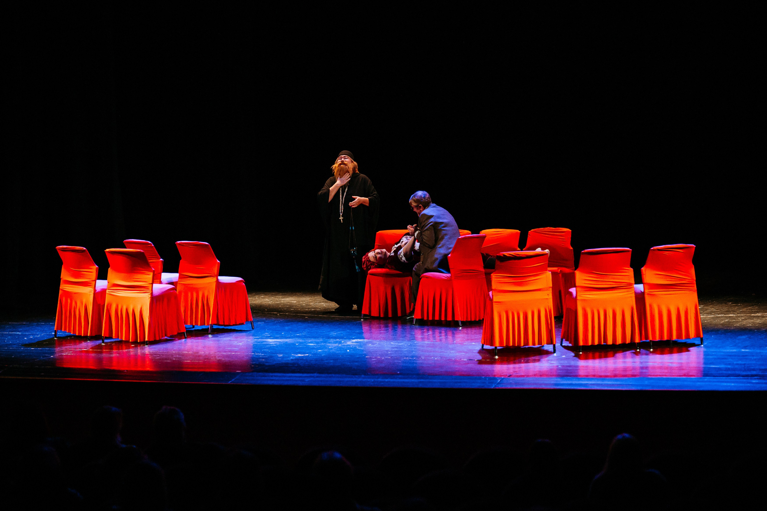 Garbo Teater „12 стульев“. Jelizaveta Gross - reportaaži- ja portreefotograaf Narvas