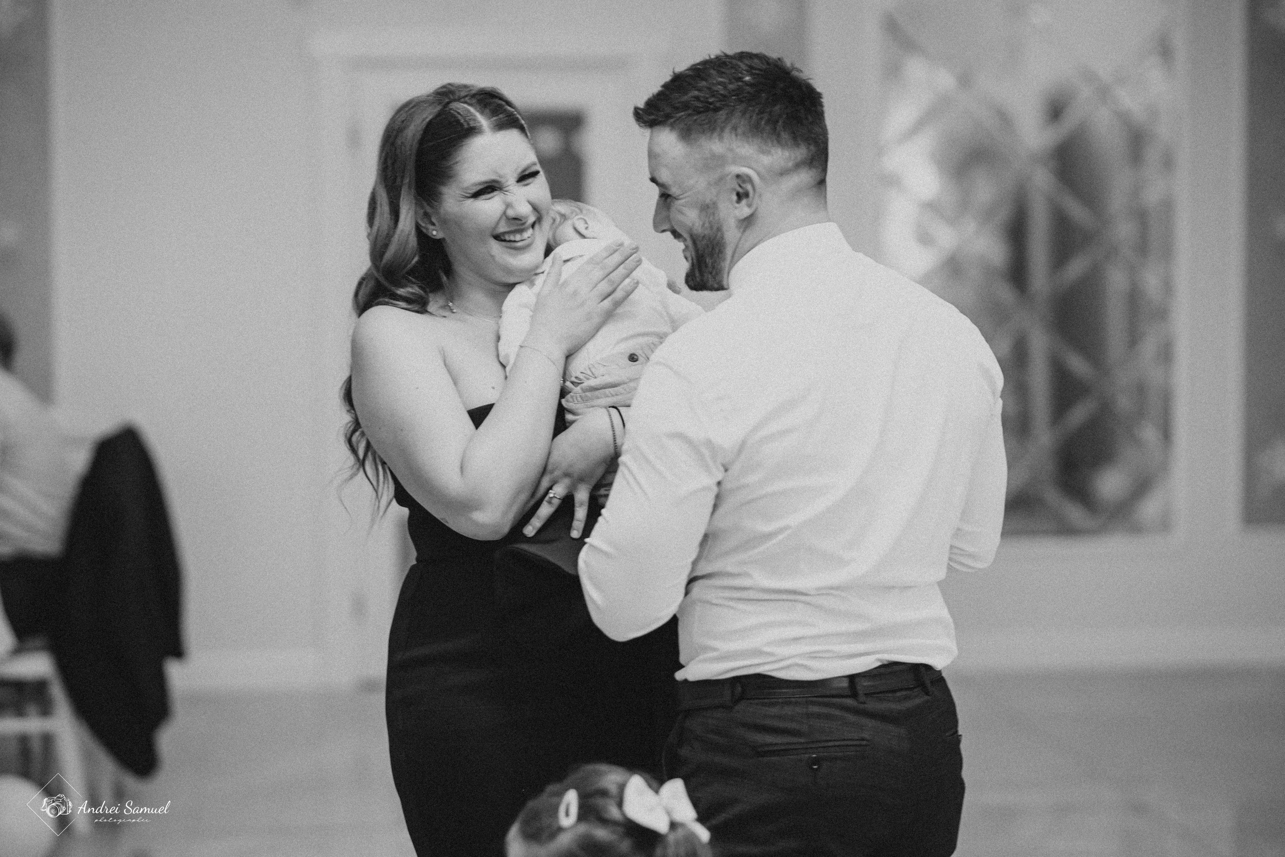 Luca Mihai. Andrei Samuel – Fotograf București | Evenimente, Studio, Imobiliare, Produs