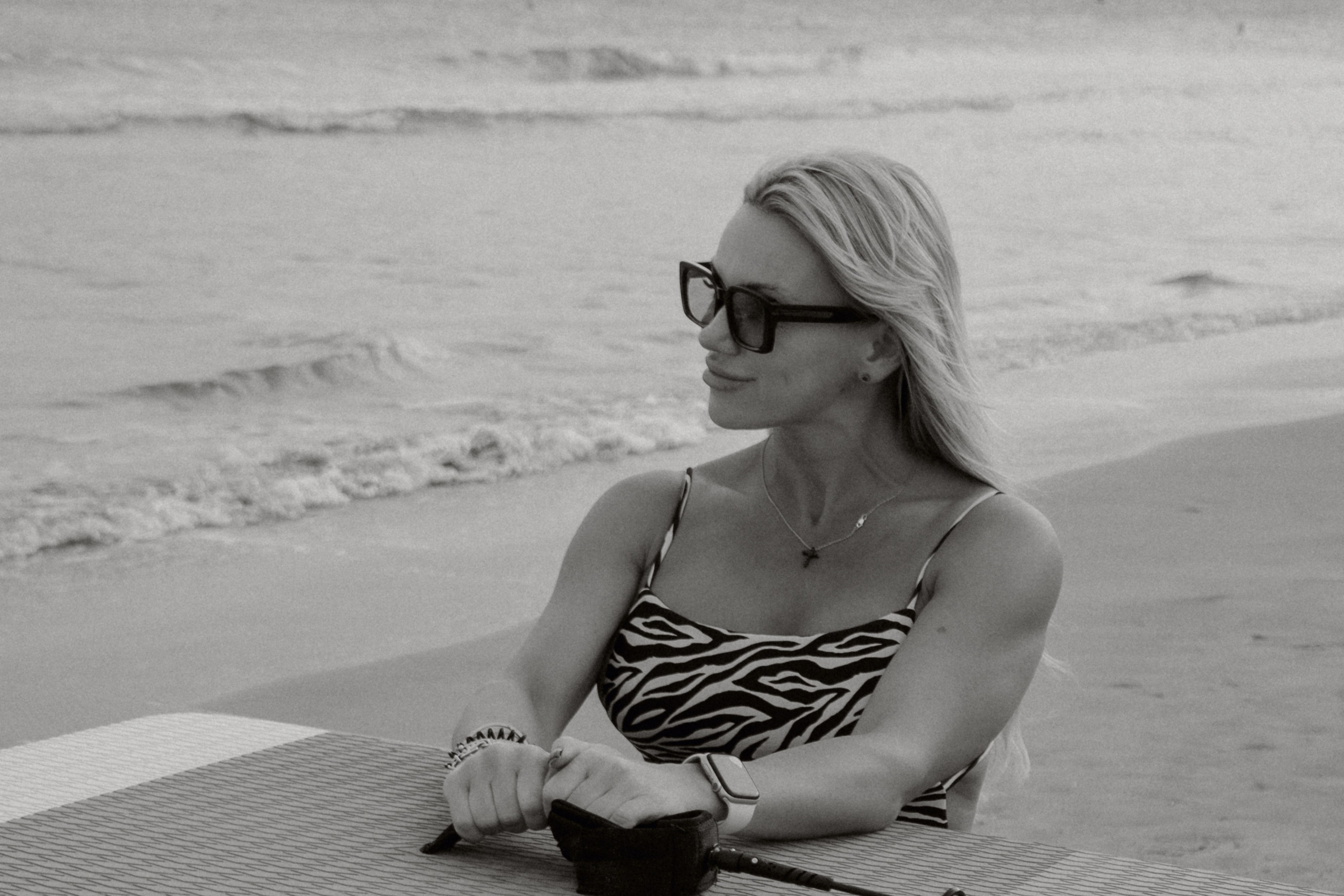 Sesión individual en la playa. Fotografía profesional en Calafell - Elena Medvedeva