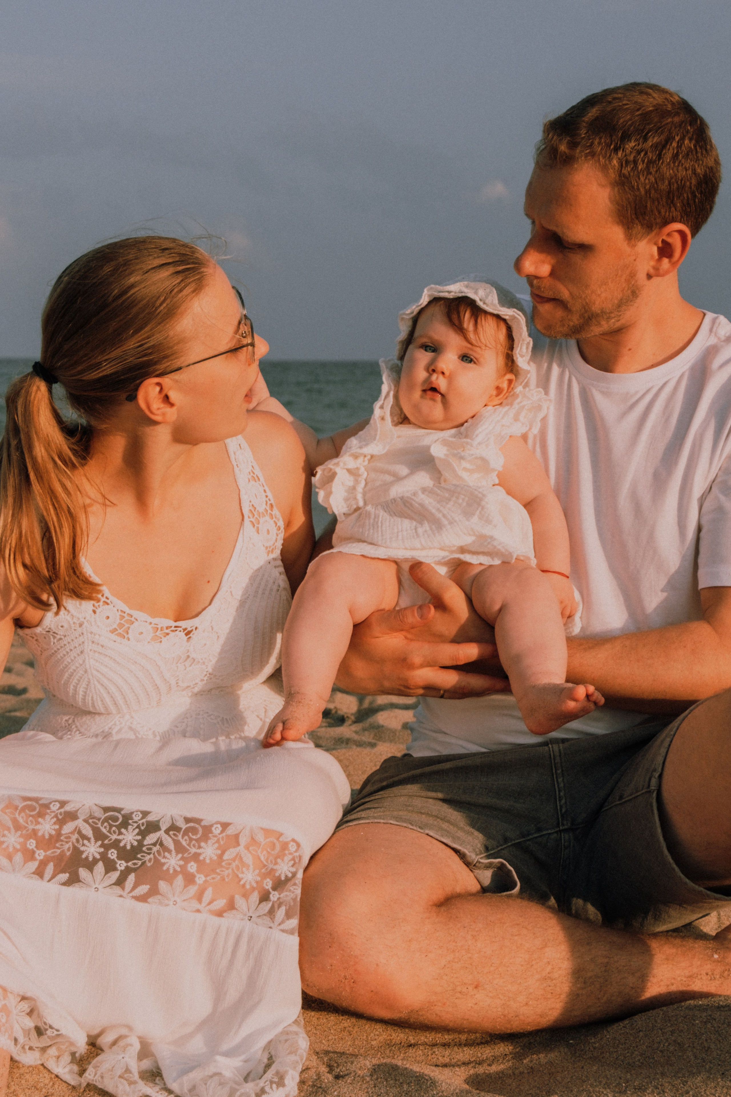 Семейная фотосессия на пляже. Профессиональная фотосъемка в Калафелле — Елена Медведева