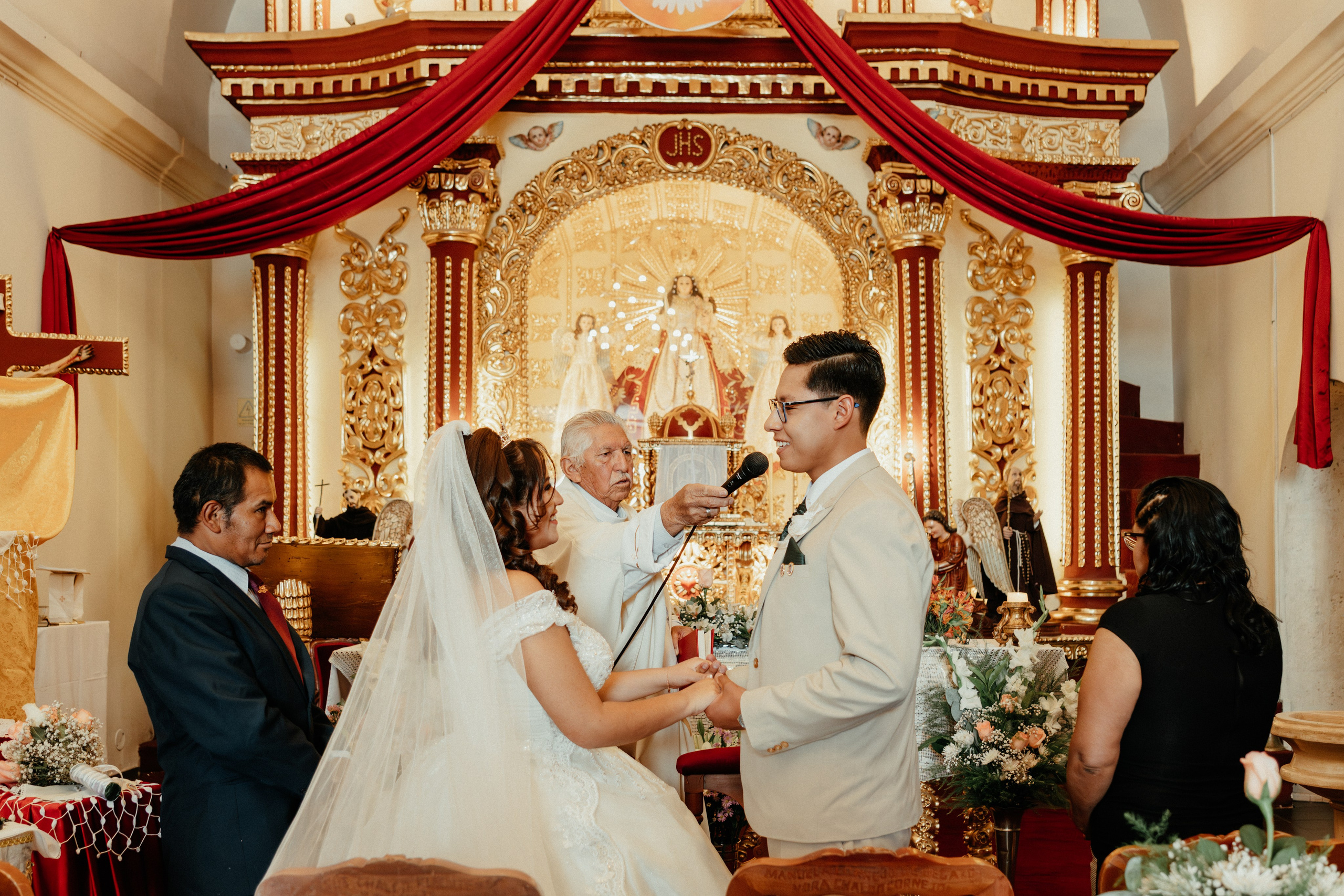 ANGIE + MANUEL BODA RELIGIOSA. Studio KVTA | Fotografía y Video de Bodas en Arequipa