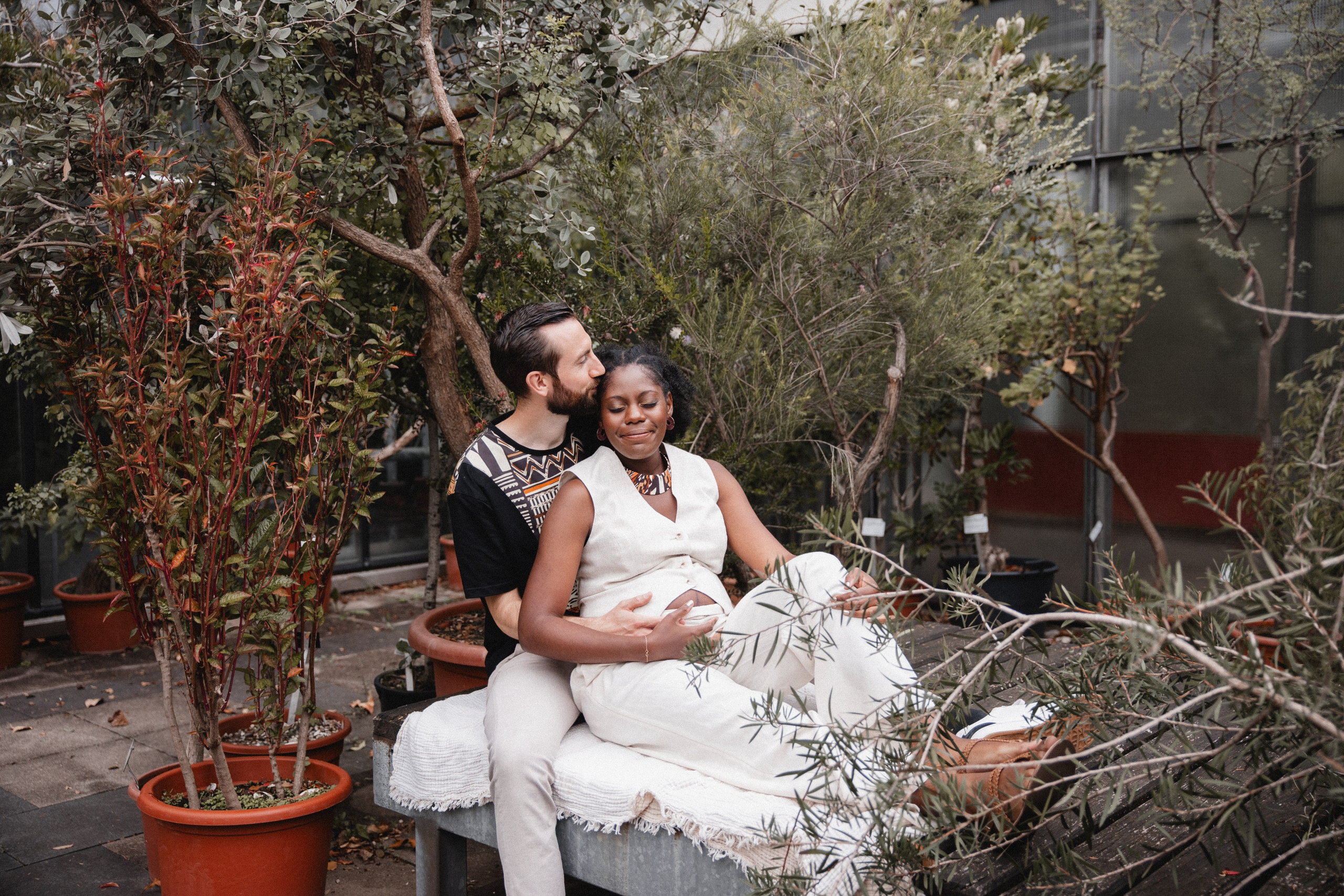 Babybauch Shooting im Botanischen Garten Bochum | Reiche Fotografie. Hochzeitsfotografin Bochum | Halyna Reiche Fotografie NRW