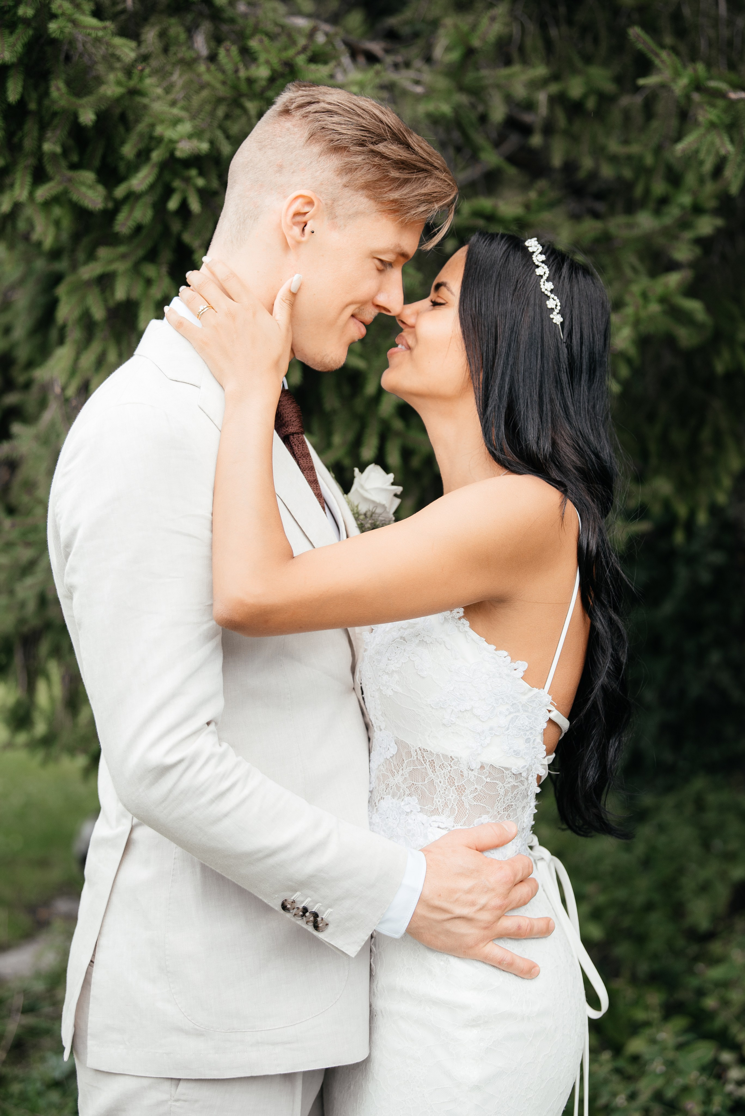 KAIANE & BENJAMIN Meilen, Switzerland. I am Elena Altendorfer. Wedding photographer in Zurich and Switzerland