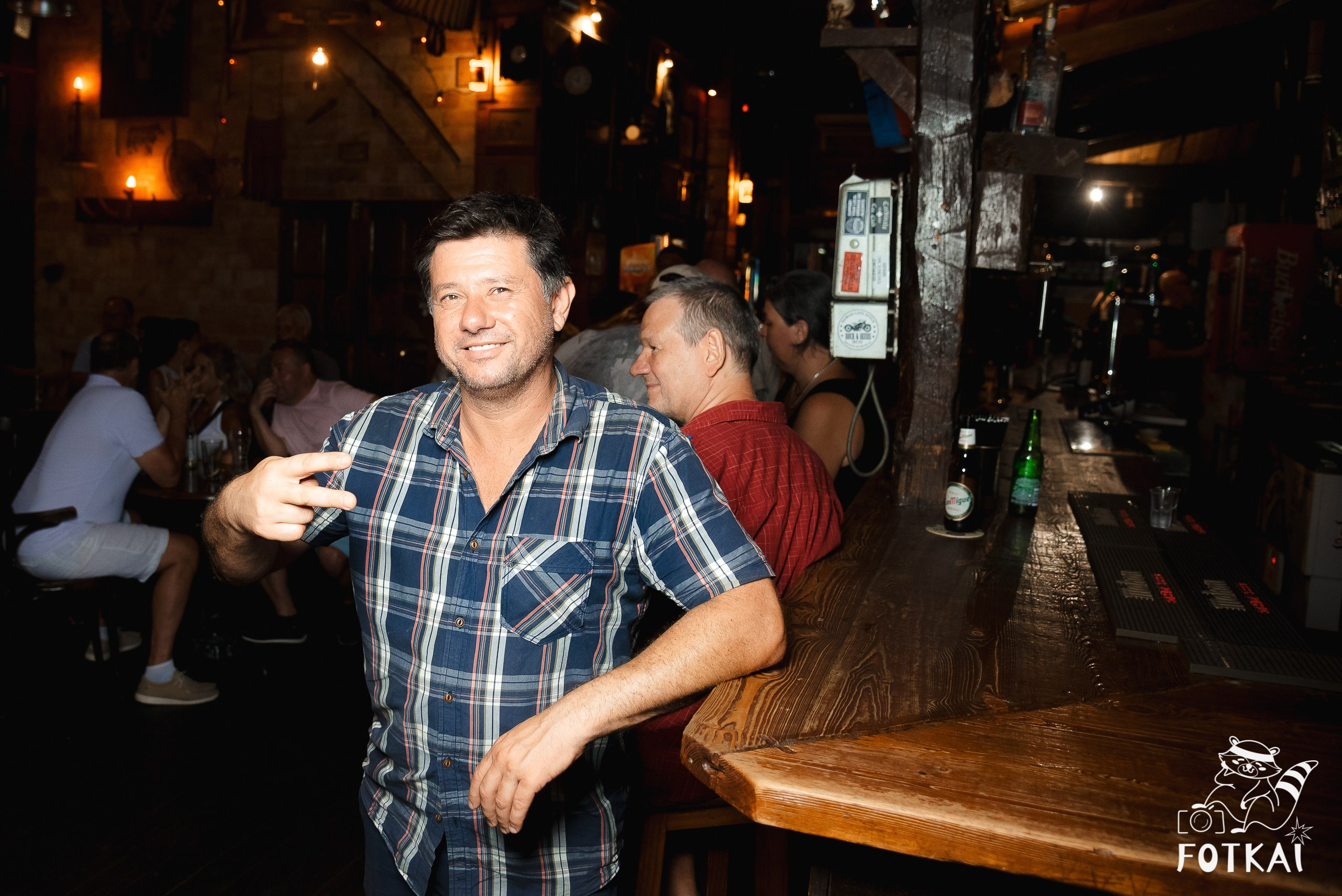 Reportaje fotográfico de FOTKAI | Get Back en El Paso Bar | Torrevieja, España, 12 de julio de 2025