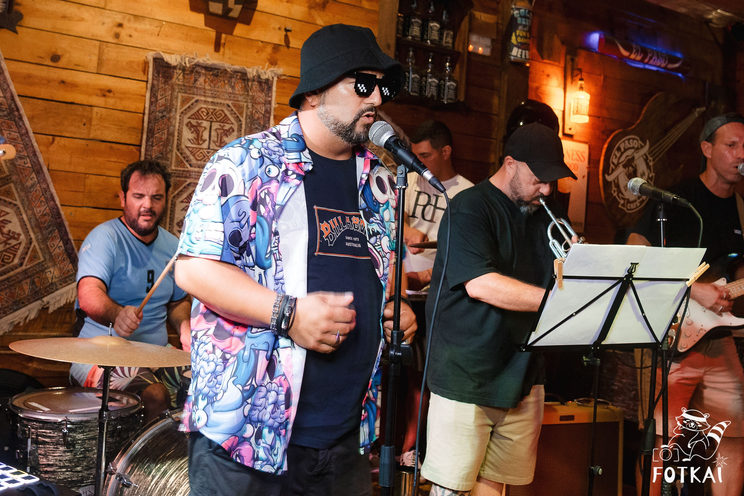 Los Ekilibristas en El Paso Rock Bar Torrevieja: Reportaje fotográfico 16.08.25 | FOTKAI