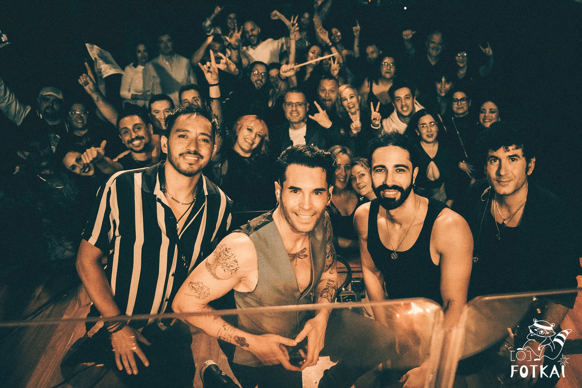 DENISDENIS — reportaje fotográfico del concierto en la Sala Marearock (Alicante) | FOTKAI