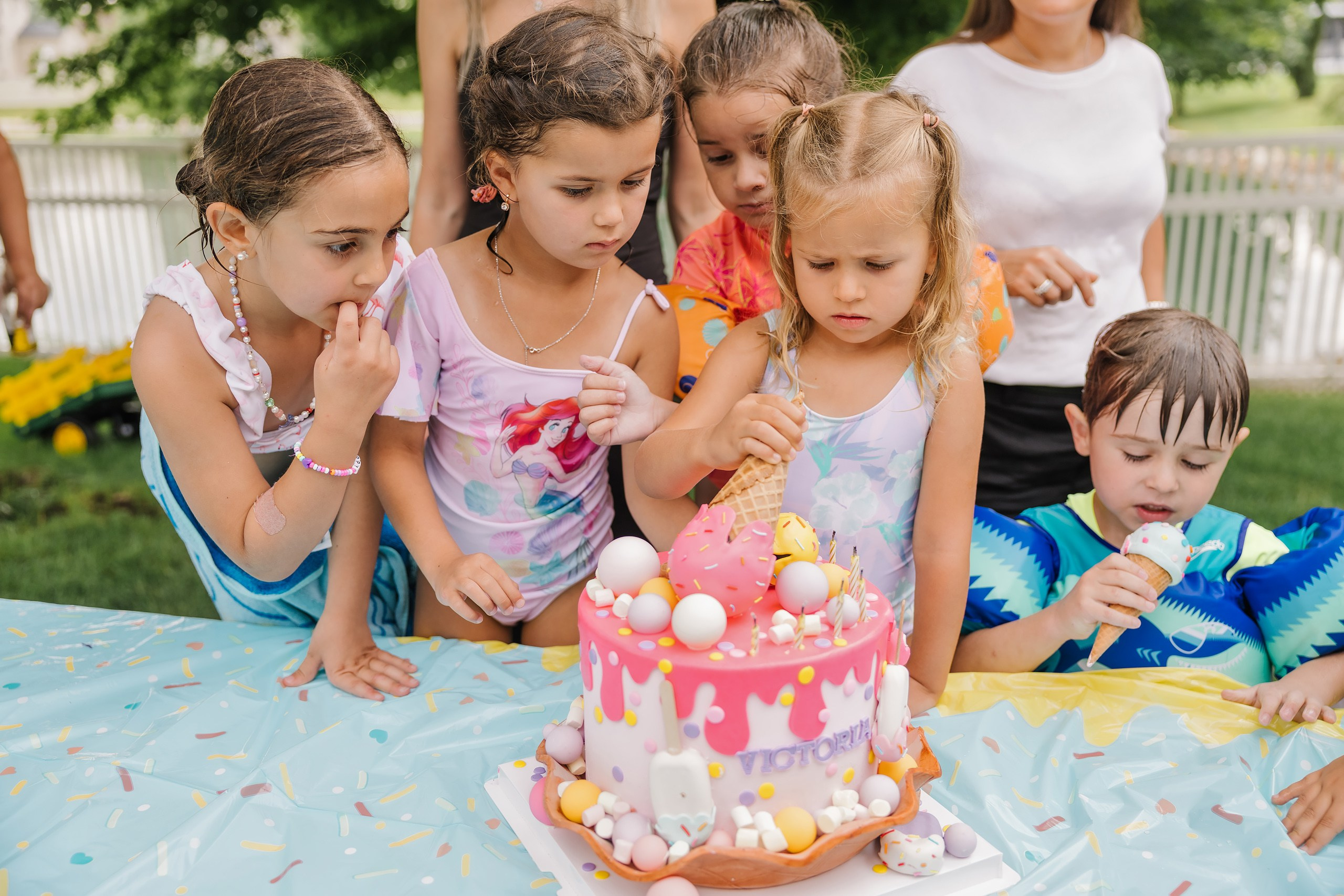 Birthday Party. Wedding family event photographer in Chicago Nick Yushevich