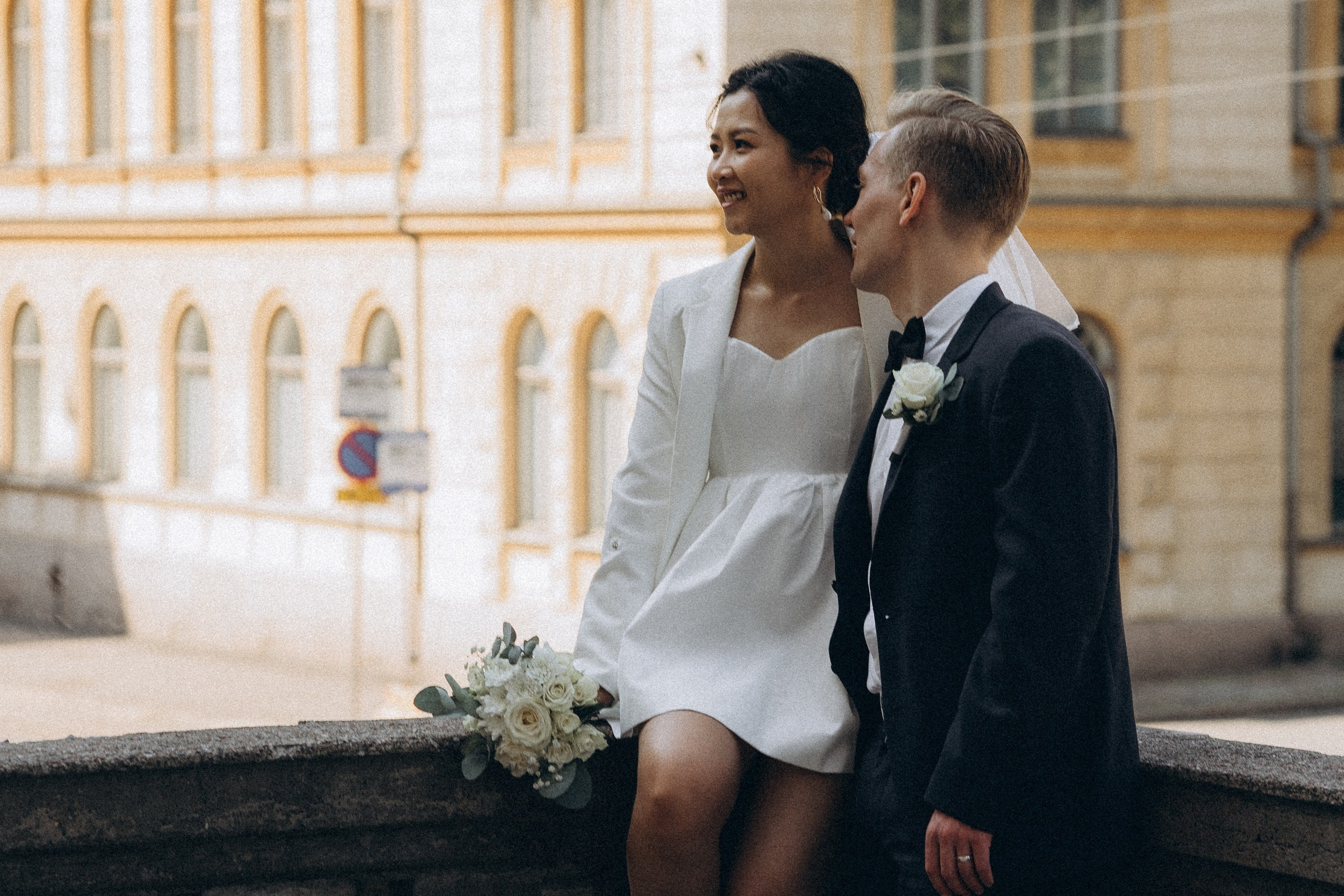 City wedding. Wedding and portrait photographer in Helsinki Vickan O