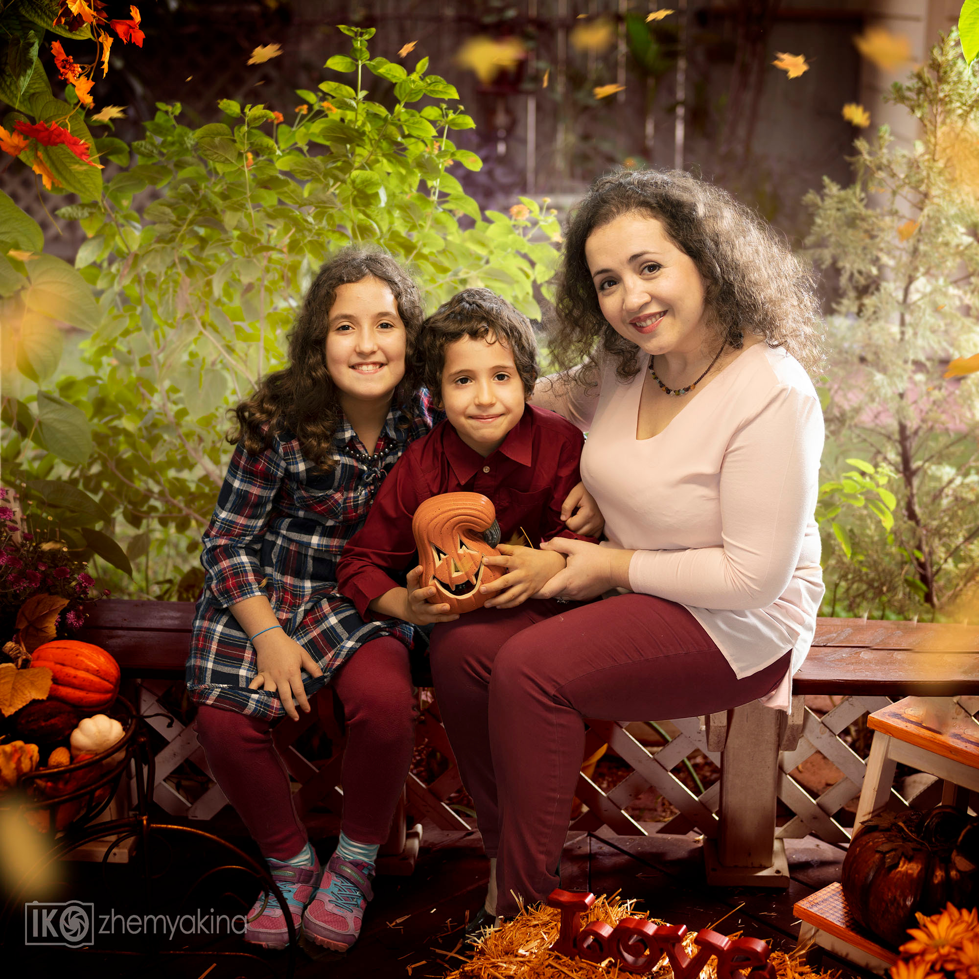 Lana and the kids. Photographer Irina Kozhemyakina. Houston