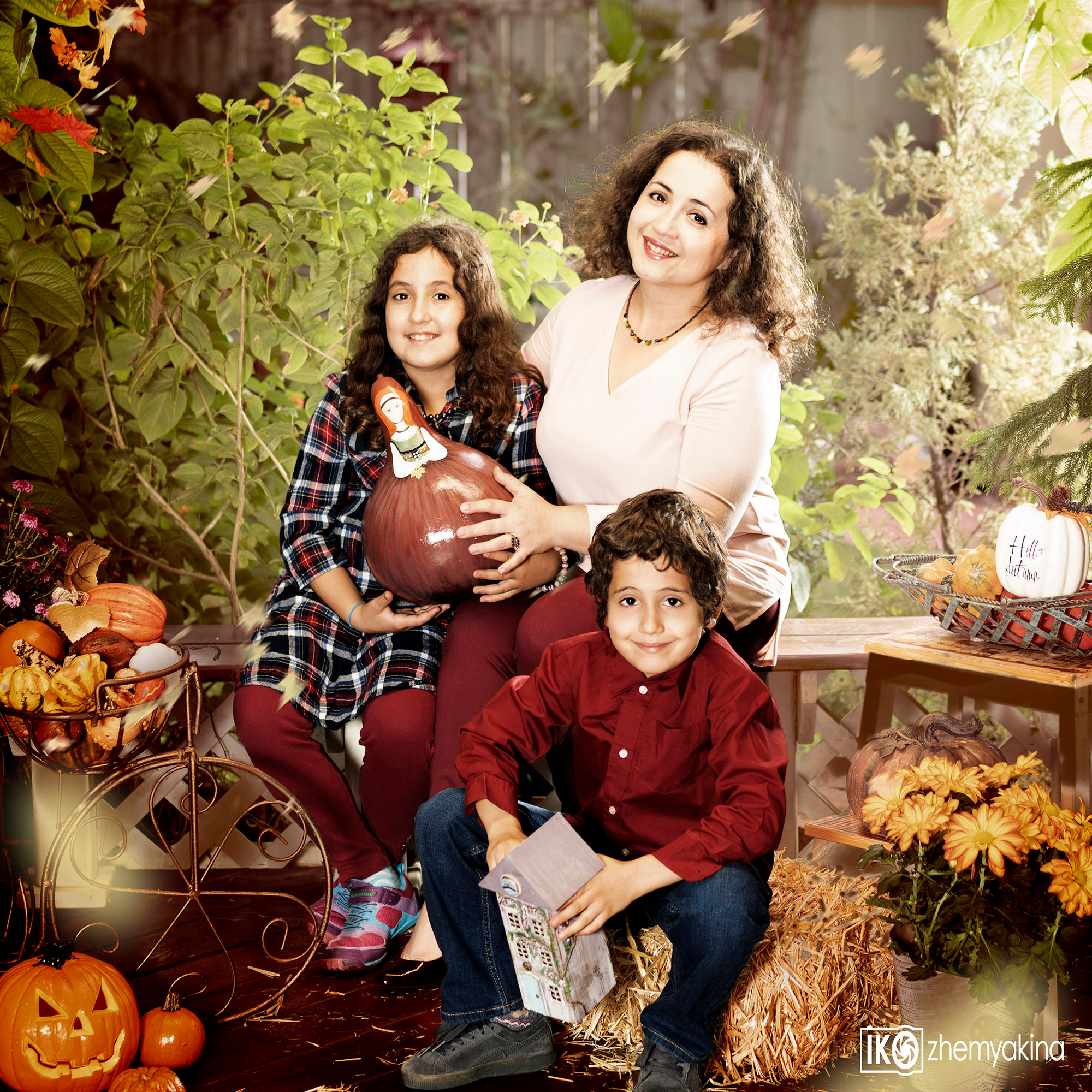 Lana and the kids. Photographer Irina Kozhemyakina. Houston