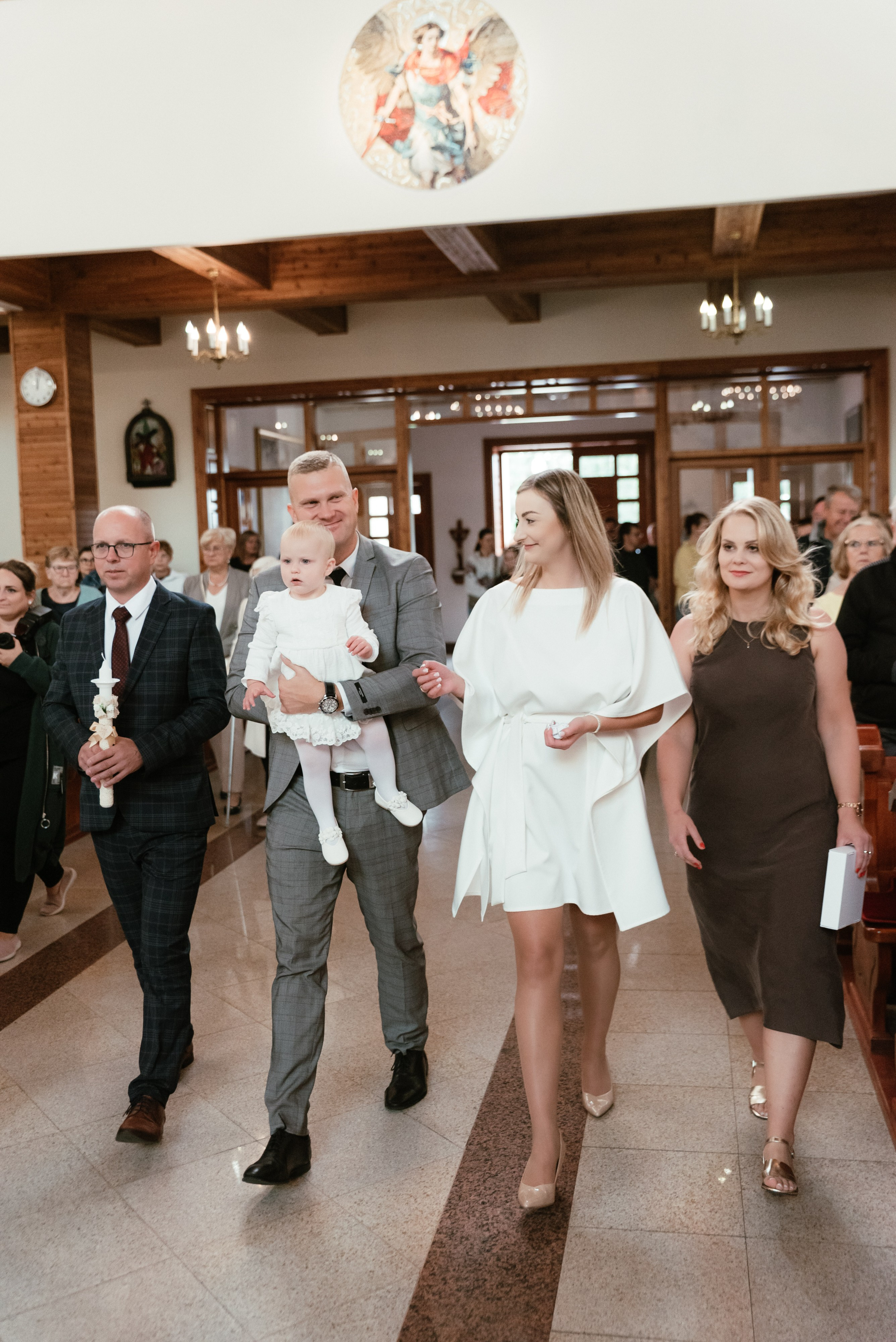 Chrzest Pola. Eugene Save – Fotograf Ślubny i Rodzinny | Warszawa i Cała Polska