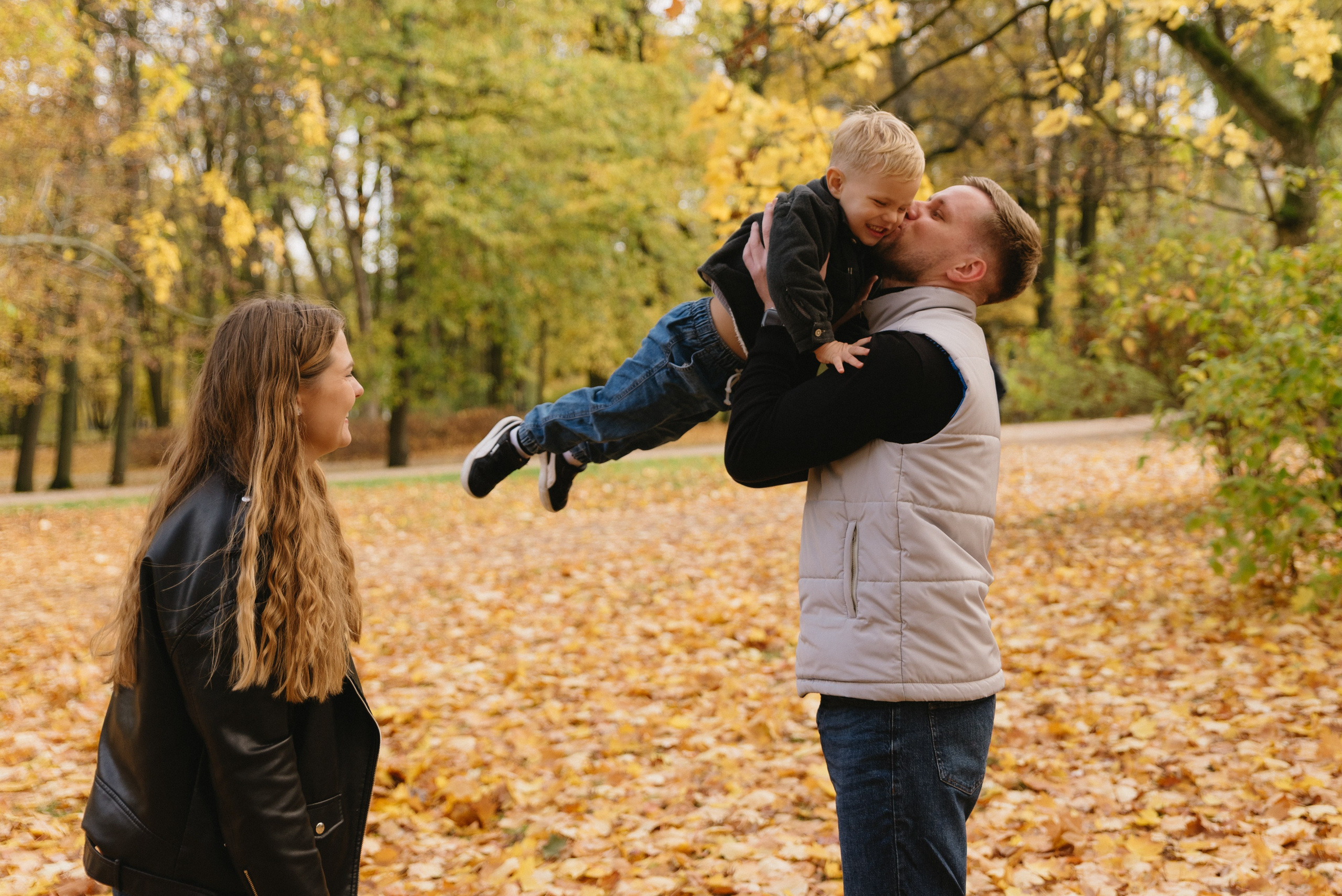 Sesja rodzinna Hanna, Vlad & Matvei. Eugene Save – Fotograf Ślubny i Rodzinny | Warszawa i Cała Polska