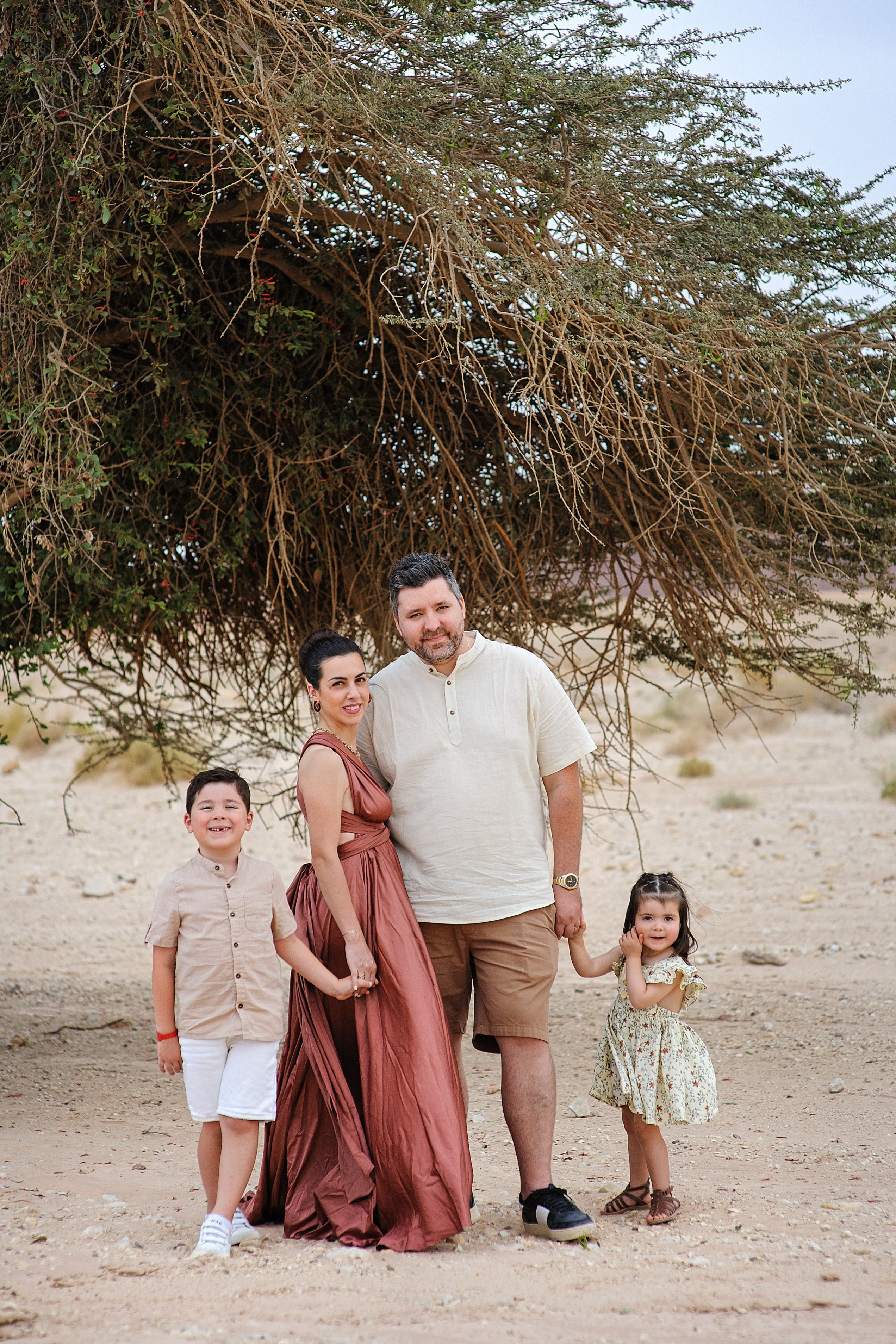 Family photoshooting in the Timna park_Laura&family. Family children pregnancy love stories photographer in Eilat Israel Olga Amchislavsky